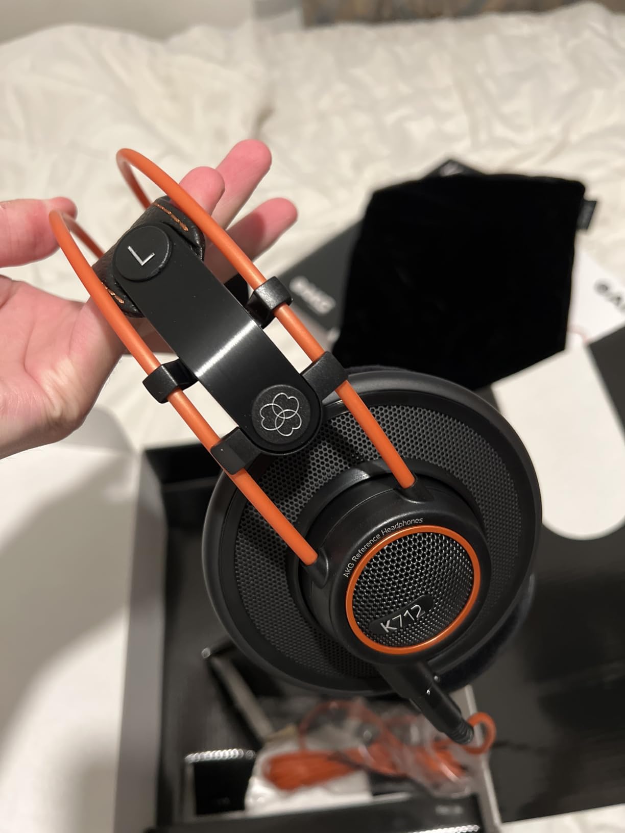 AKG Pro Audio K712 PRO, Wired, Over-Ear, Open Back, Reference Studio Headphones, Flat Wire Voice Coil, Black customer photo 2