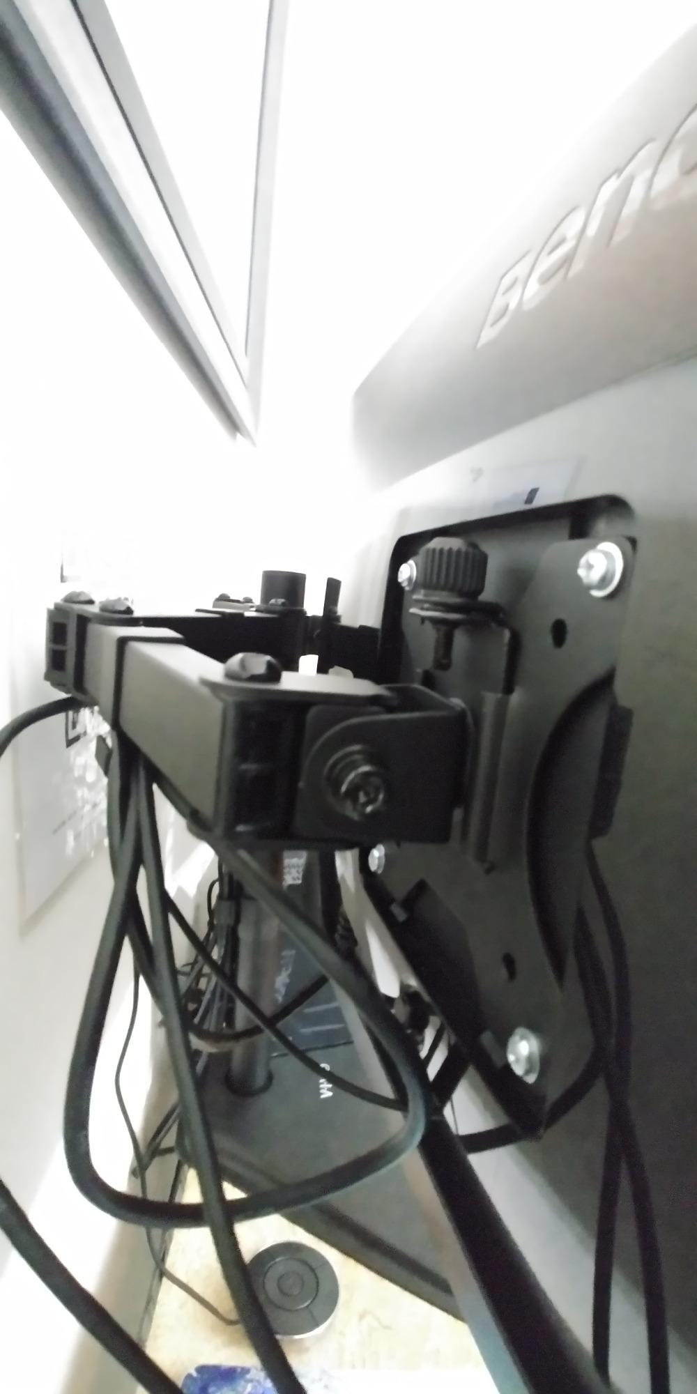 VIVO Quad 13 to 30 inch Monitor Free-Standing Mount, Fully Adjustable Desk Stand, Holds 4 Flat or Curved Display Screens, STAND-V004F customer photo 1