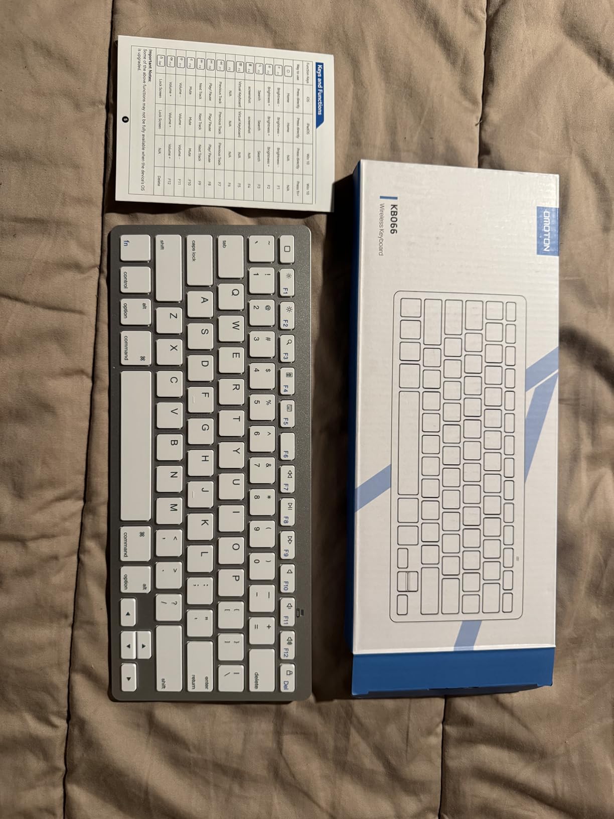 OMOTON Ultra-Slim Bluetooth Keyboard for iPad,iPad Pro/Air/Mini,iPhone customer photo 1