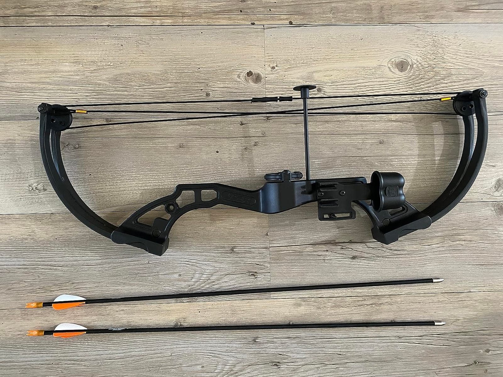 Bear Archery Brave Compound Youth Bow Set, Right Handed, Ages 8-12, Draw Weight up to 25lb, Draw Length up to 19.5