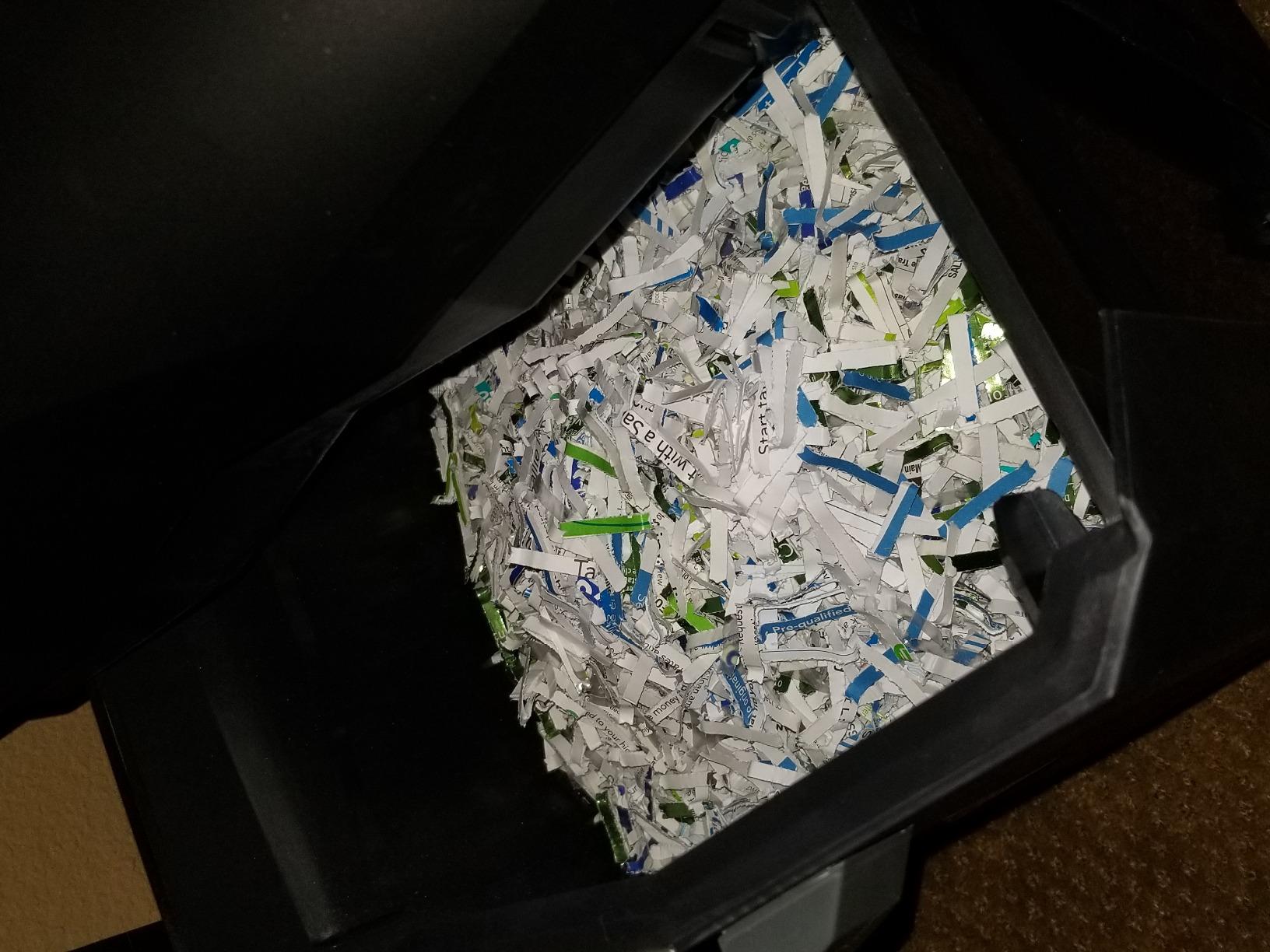 Bonsaii 18-Sheet Cross-Cut 60-Min Run Heavy Duty Paper Shredder customer photo 2