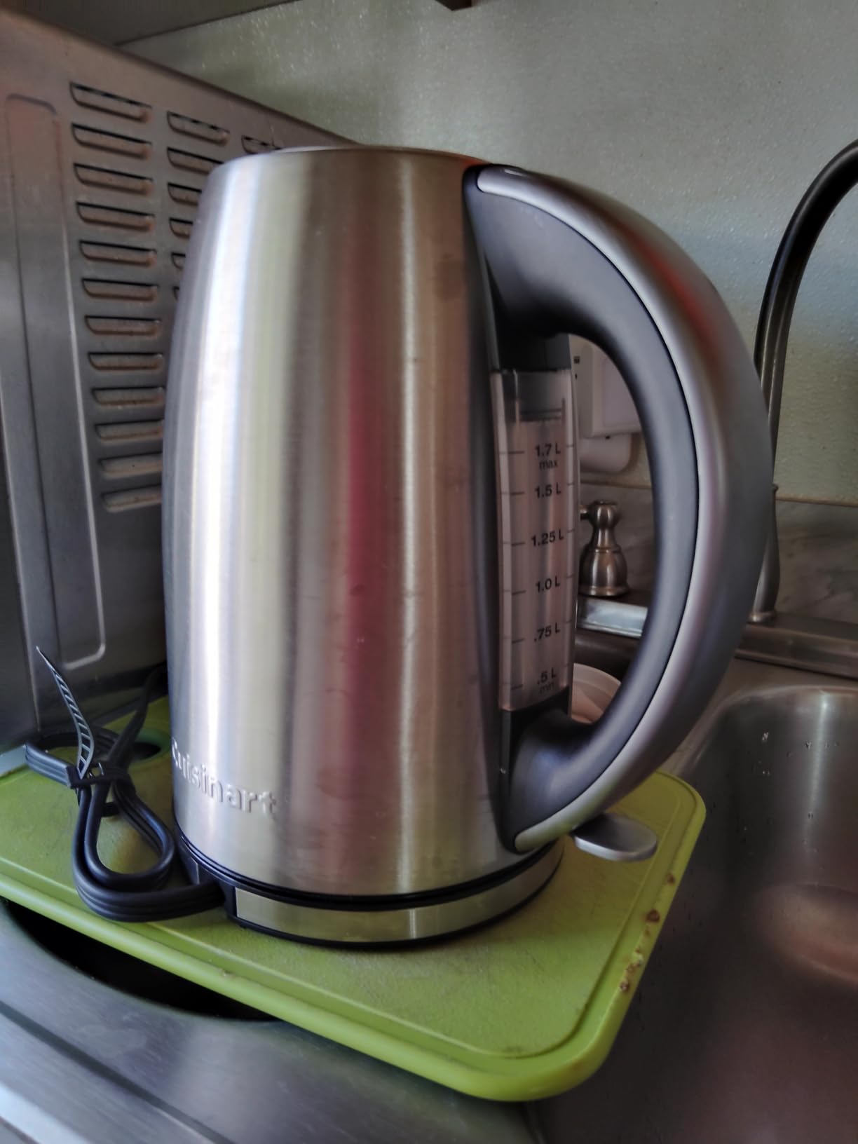 Cuisinart 1.7-Liter Electric Kettle, Cordless Electric Tea Kettle, 1500-Watts for Fast Heat-Up of Water, Stay Cool Nonslip Handle, Auto Shutoff, Removable Filter, JK-17P1, Stainless Steel customer photo 2