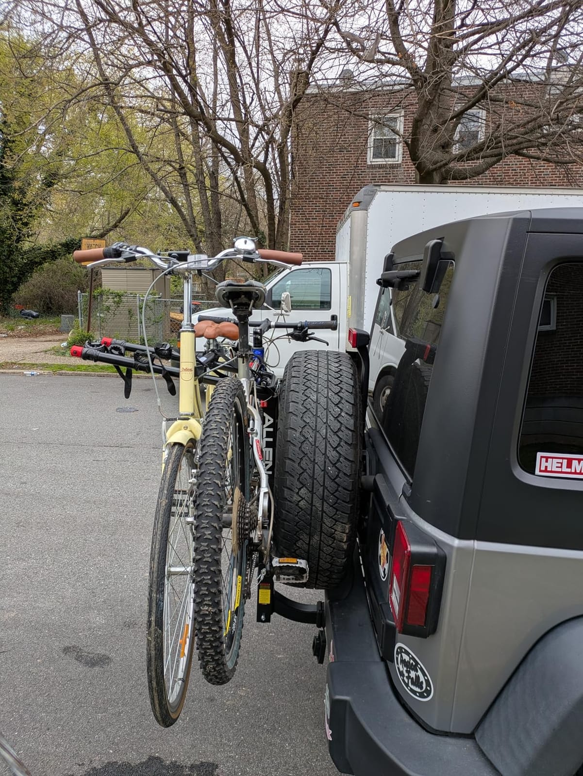 Allen Sports Deluxe 4-Bike Hitch Mount Rack (2-Inch Receiver) , Black customer photo 1