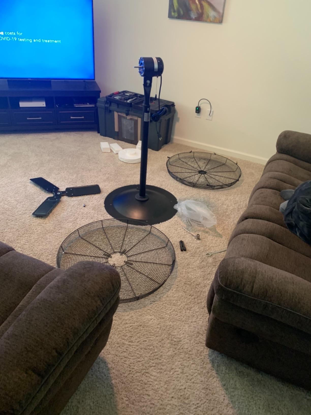 iLiving ILG8P30-72 Commercial Pedestal Floor Fan, 30-Inch, Industrial Heavy Duty Floor Standing Fan with 7261 CFM, Perfect for Home, Shop, Bedroom, Gym, Garage, Black customer photo 1