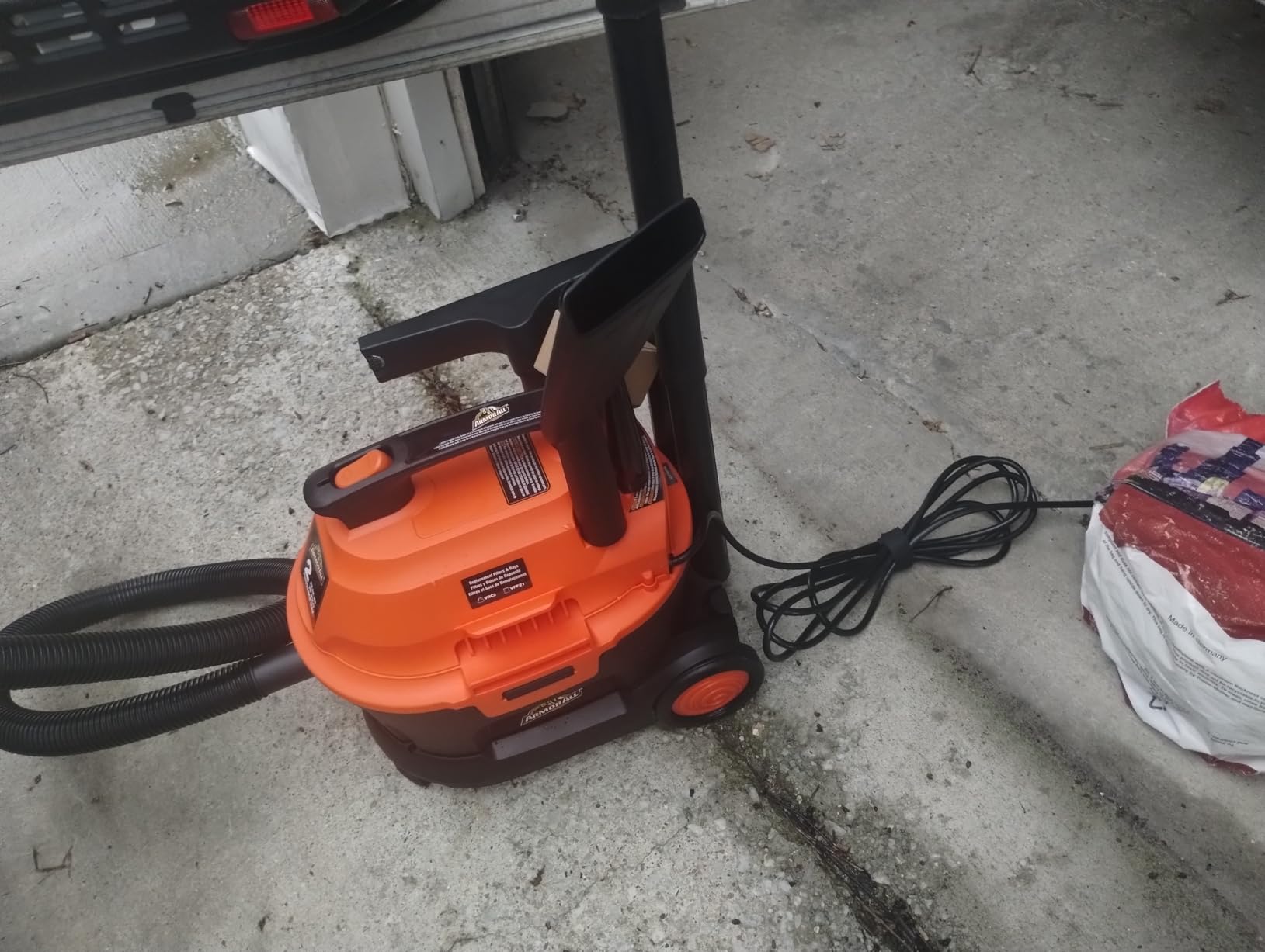 Armor All AA255W 2.5 Gal 2 Peak HP Wet/Dry Utility Vac Orange/Black customer photo 1