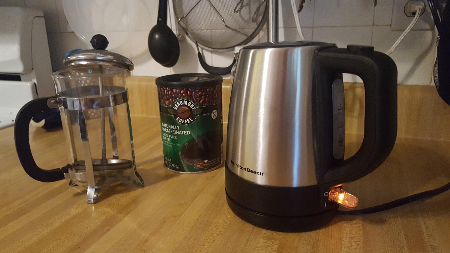 Hamilton Beach 1 Liter Electric Tea Kettle, Water Boiler & Heater | Fast Boiling 1500 Watts | BPA Free | Cordless Serving | Auto-Shutoff & Boil-Dry Protection | Mesh Filter | Stainless Steel customer photo 1