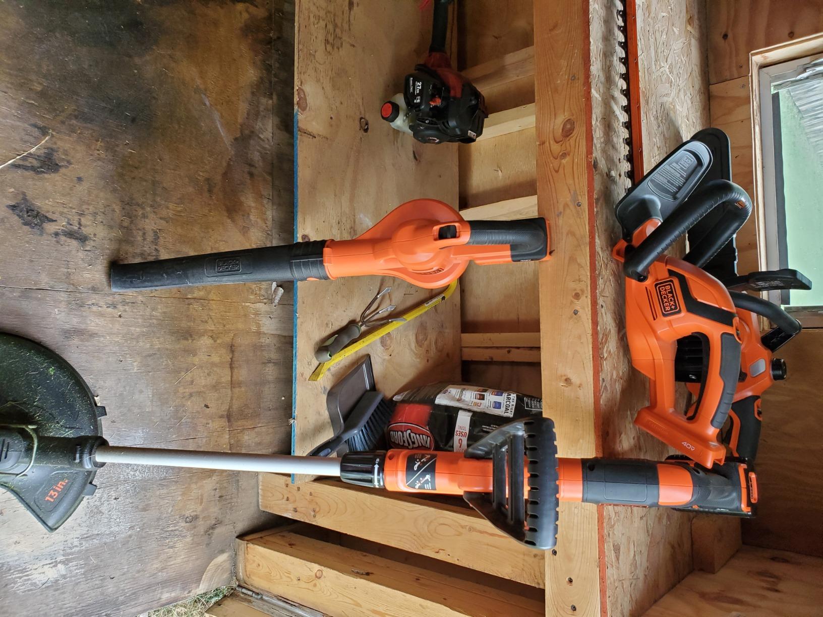 BLACK+DECKER Cordless Leaf Blower with Battery and Charger 20V MAX, Electric Leaf Blower 130 mph Air Speed, Lightweight Design (LSW221) customer photo 1