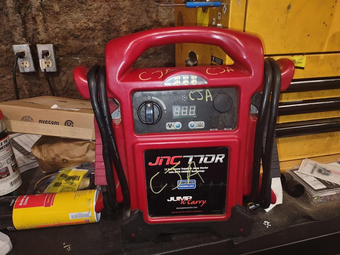 Clore Automotive Jump-N-Carry JNC770R 1700 Peak Amp Premium 12 Volt Jump Starter - Red customer photo 1