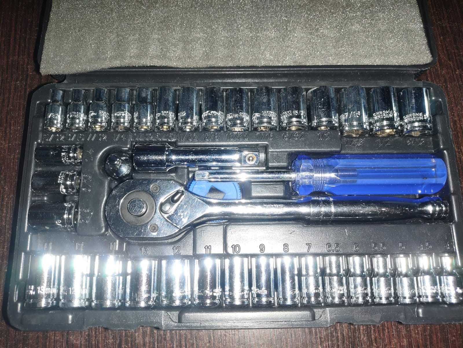 EPAuto 40 Pieces 1/4-Inch & 3/8-Inch Drive Socket Set, 72 Tooth Ratchet customer photo 2