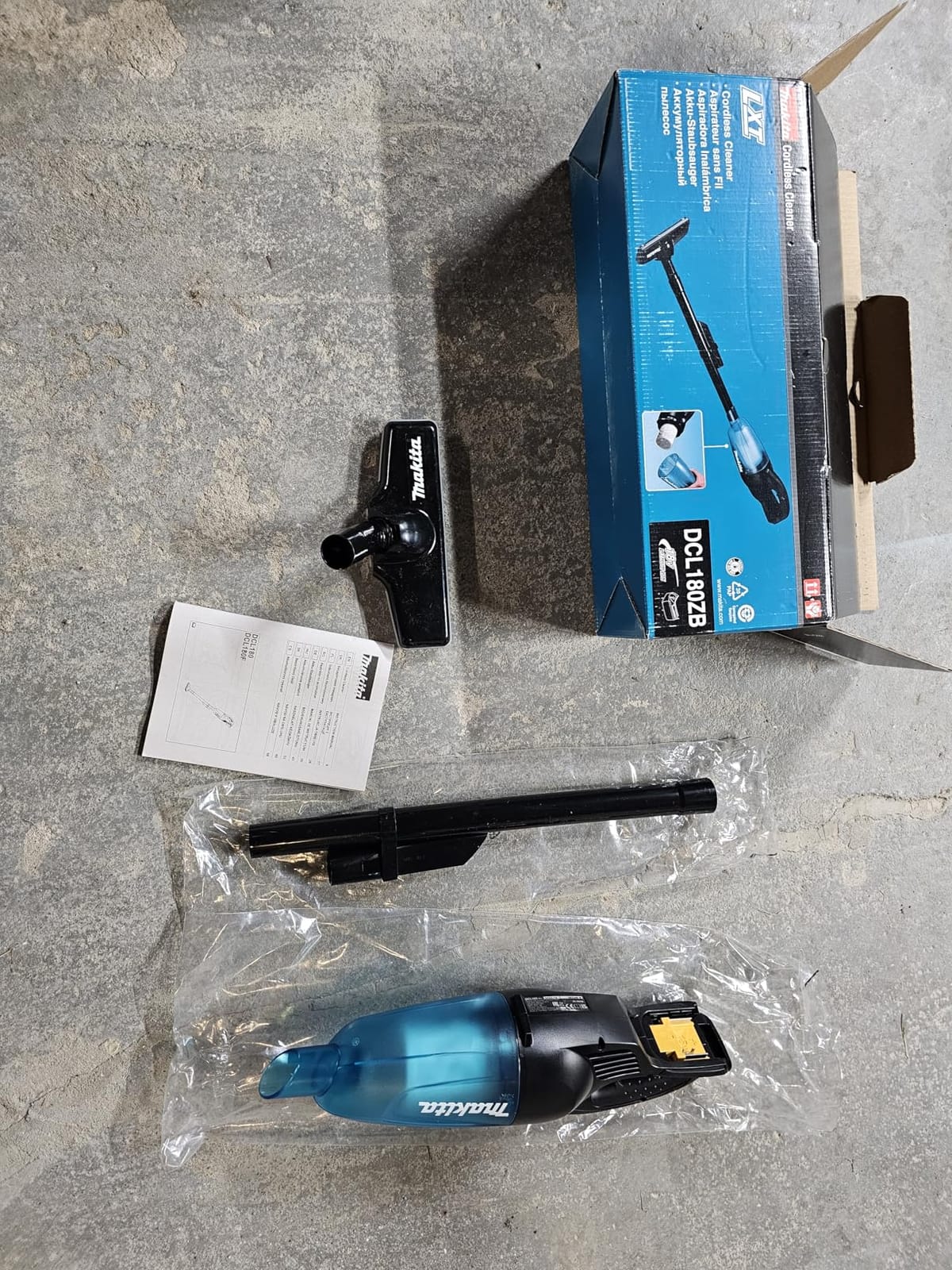Makita XLC02ZB 18V LXT Lithium-Ion Cordless Vacuum, Tool Only customer photo 1