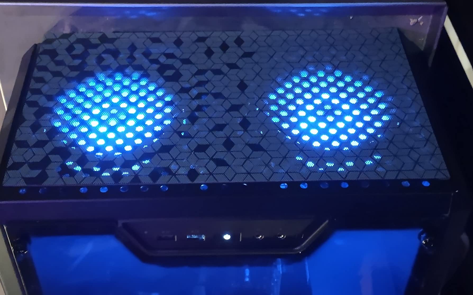 AMD Ryzen 3 1200 Desktop Processor with Wraith Stealth Cooler (YD1200BBAEBOX) customer photo 1