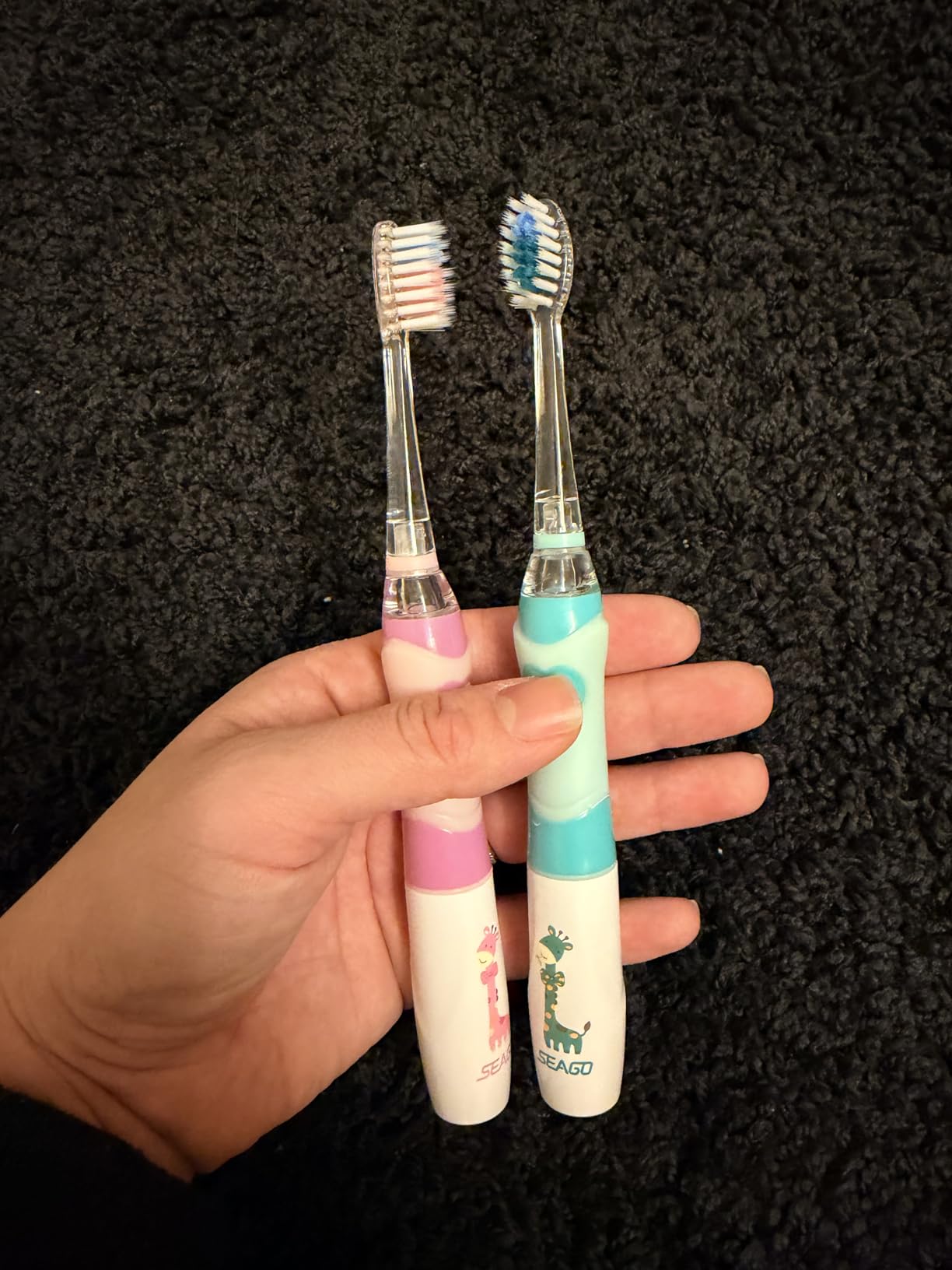 SEAGO Kids Electric Toothbrush, Timer, LED Light, AAA-Powered, 4 Heads | Extra-soft bristles and rainbow LED with 4 brush heads; IPX7 waterproof customer photo 1