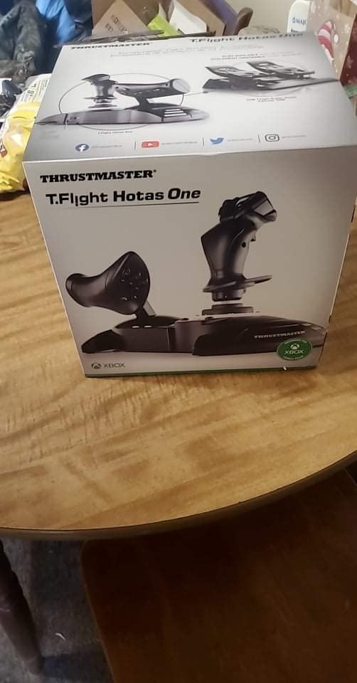 Thrustmaster T-Flight Hotas One Flight Stick & Throttle - XBOX & PC | Detachable design, Officially licensed, adjustable resistance, responsive trigger, 14 programmable buttons, dual rudder customer photo 1