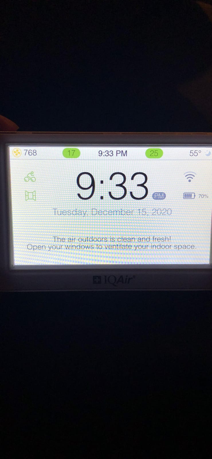 IQAir Air Quality Monitor Indoor, Swiss Design, Professional Grade, Detects PM2.5, CO2, AQI, Temperature, Humidity, Indoor Air Quality Real-Time Air Quality & Forecasting, Historic Data customer photo 1