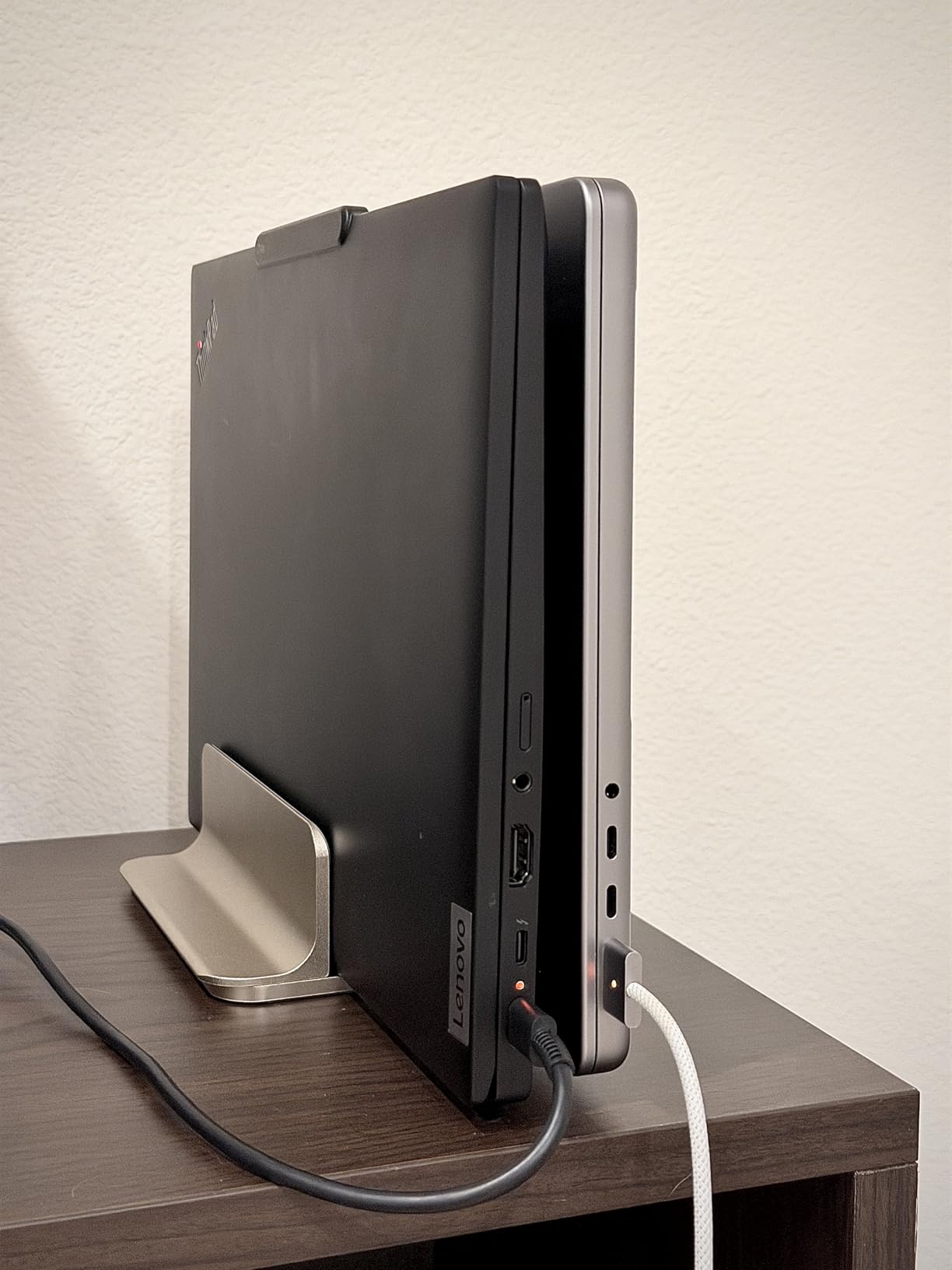 OMOTON Dual Vertical Desk Laptop Stand Holder, Fits MacBook Air/Pro, Silver customer photo 1