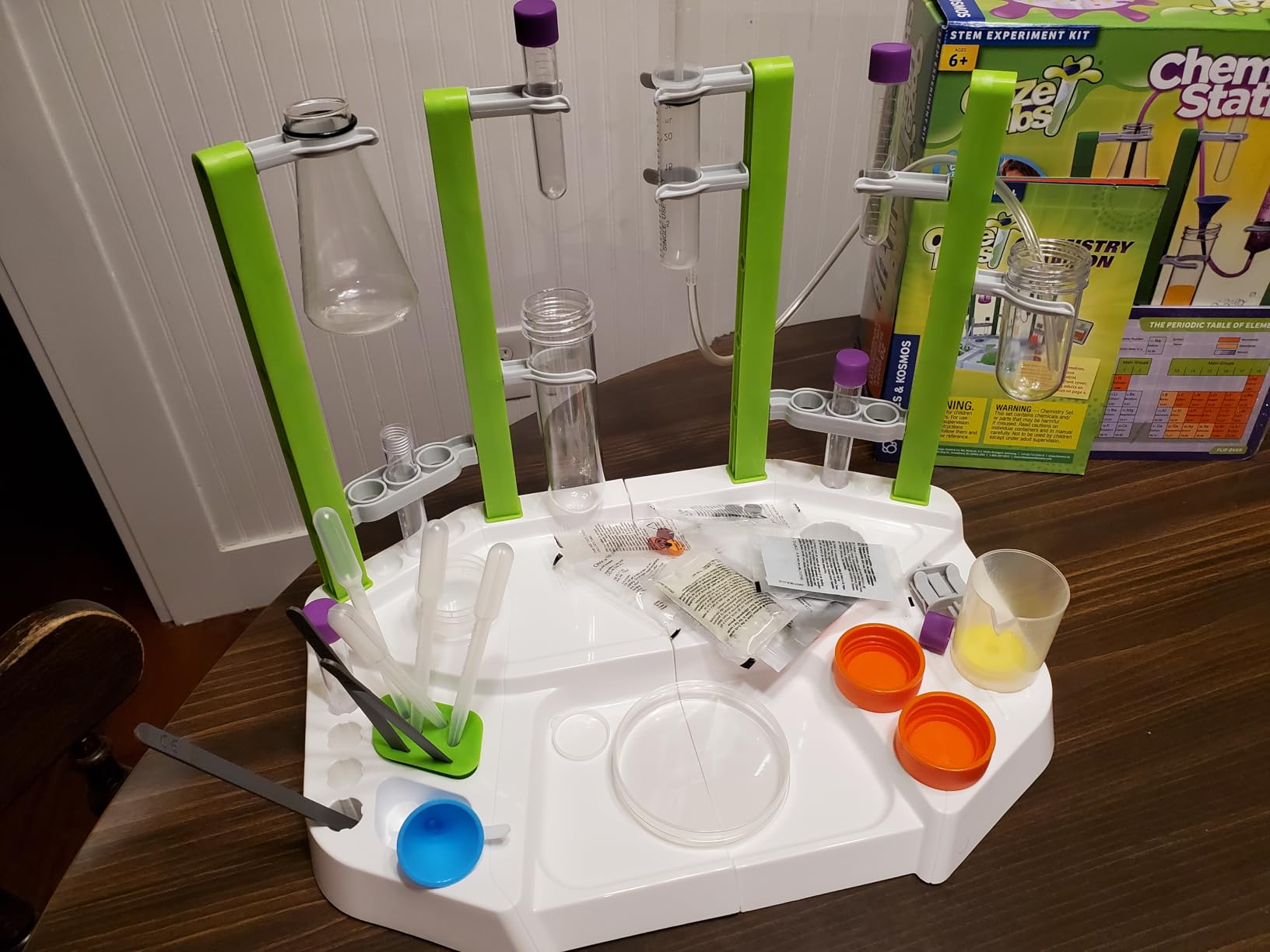 Ooze Labs: Chemistry Station | Experiment Set customer photo 1