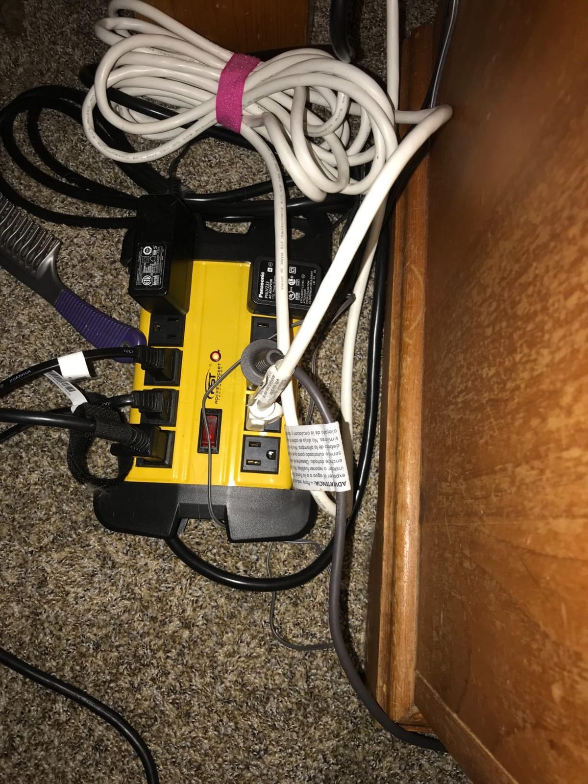 CRST 10-Outlet Heavy Duty Power Strip Metal Surge Protector, 15A, 15FT Cord customer photo 1