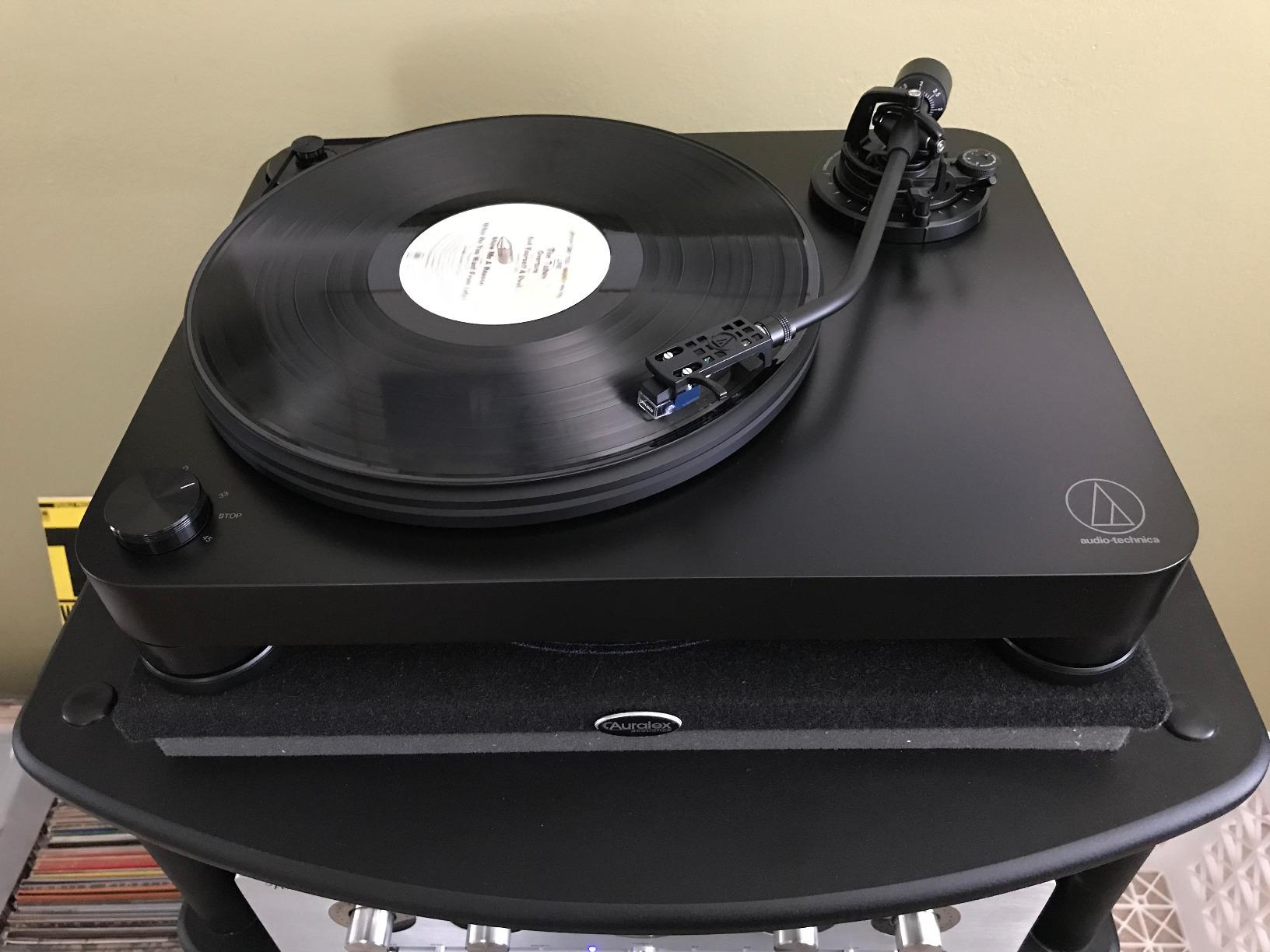 Audio-Technica at-LP7 Fully Manual Belt-Drive Turntable Black customer photo 1