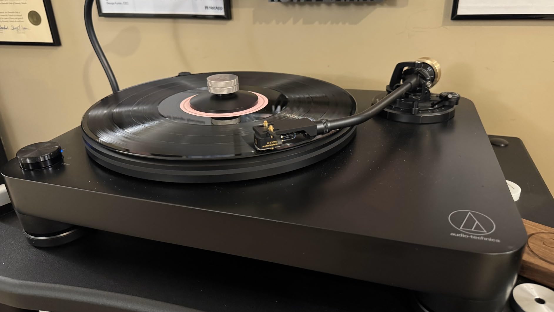 Audio-Technica at-LP7 Fully Manual Belt-Drive Turntable Black customer photo 2