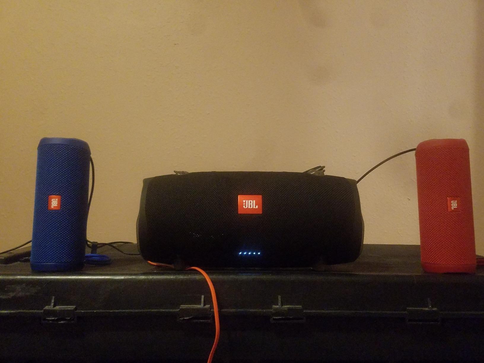 JBL Xtreme 2, Waterproof Portable Bluetooth Speaker, Black | Wireless Bluetooth Streaming, Up to 15 hours of playtime, IPX7 waterproof, JBL Connect, Durable fabric and rugged material customer photo 1