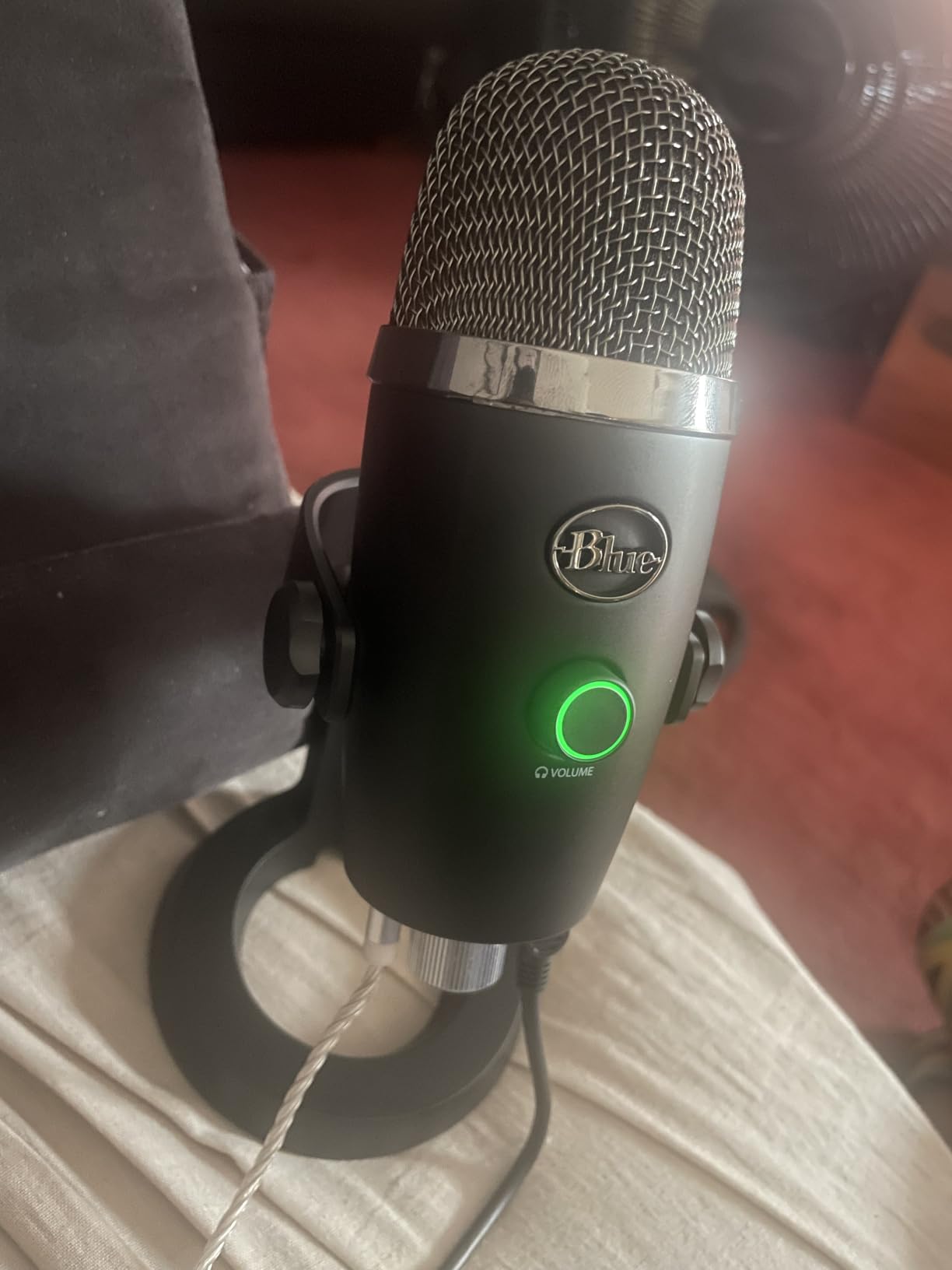 Logitech for Creators Blue Yeti Nano USB Microphone for Gaming, Streaming, Podcasting,Twitch, YouTube, Discord, Recording for PC and Mac, Plug & Play - Shadow Grey customer photo 1