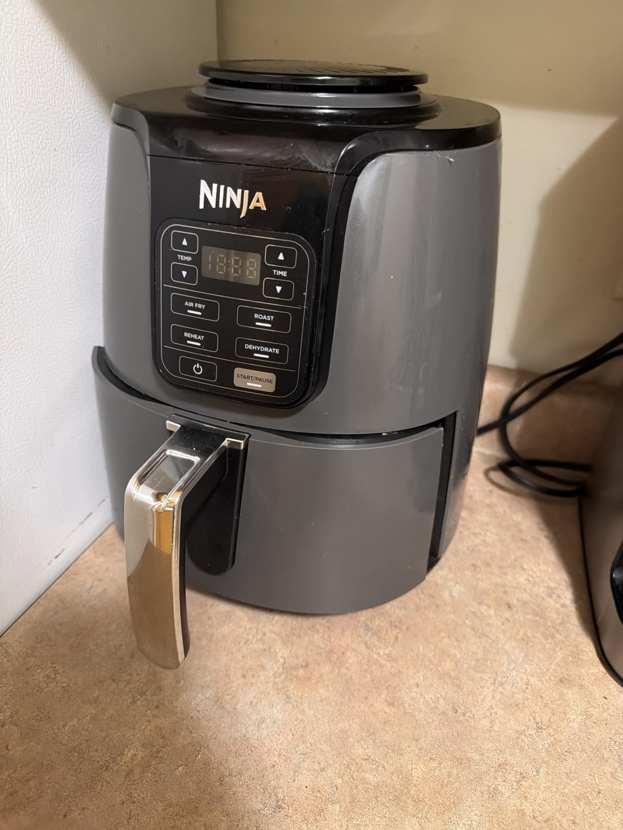 Ninja Air Fryer, 4 Qt Capacity, 4-in-1 Crisp, Roast, Reheat, and Dehydrate, Dishwasher Safe Parts, 105°F-400°F, 1550 Watt, Grey, AF101 | Crisps, roasts, reheats, dehydrates, 1550W, High-gloss finish, Fits 2 lbs fries, Dishwasher-safe customer photo 2