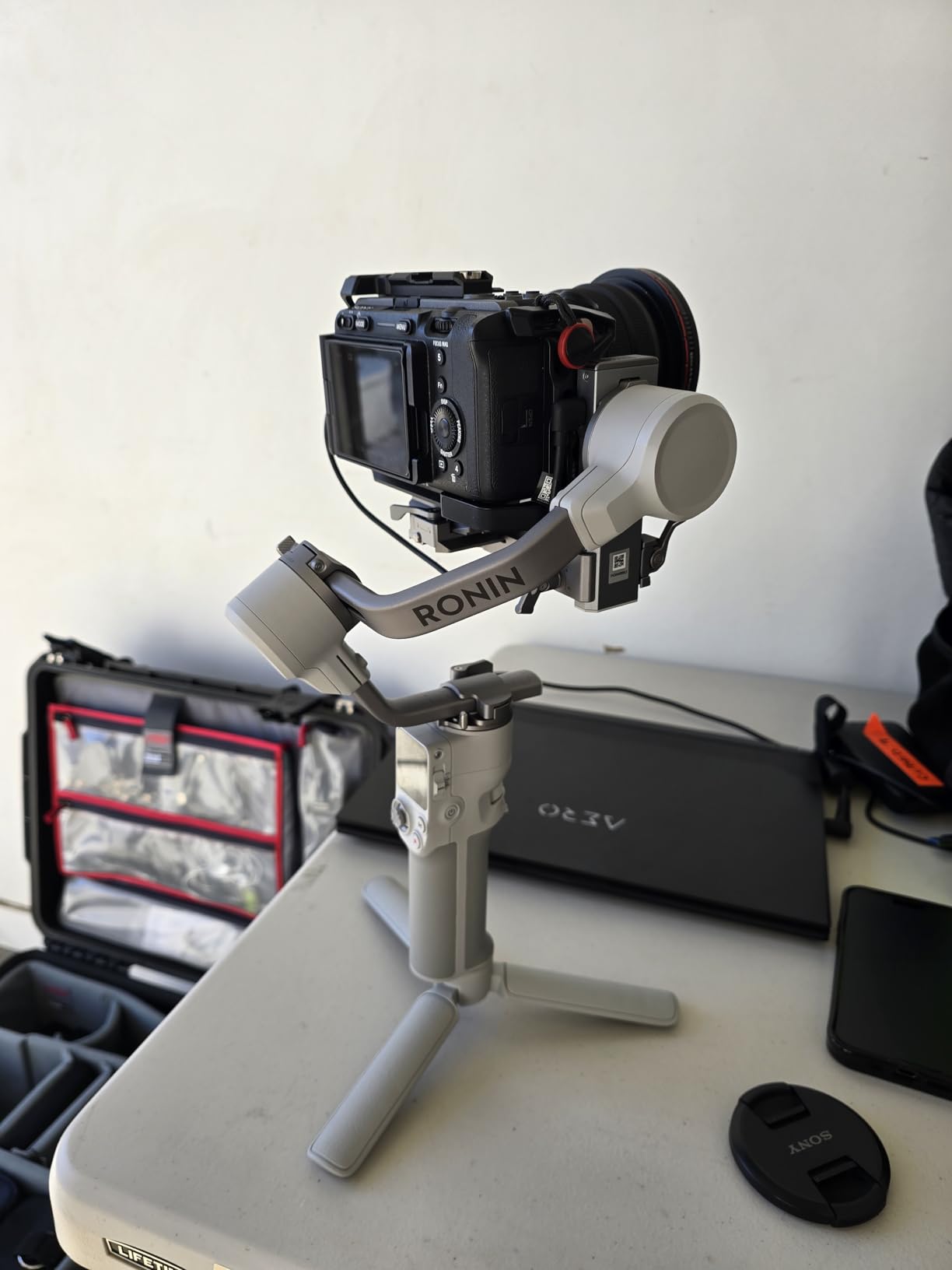 DJI RS 4 Mini, Gimbal Stabilizer for Camera, Canon/Sony/Nikon/Fujifilm | 3rd-Gen Native Vertical Shooting, 2nd-Gen Automated Axis Locks, Teflon Enhanced Balancing customer photo 2