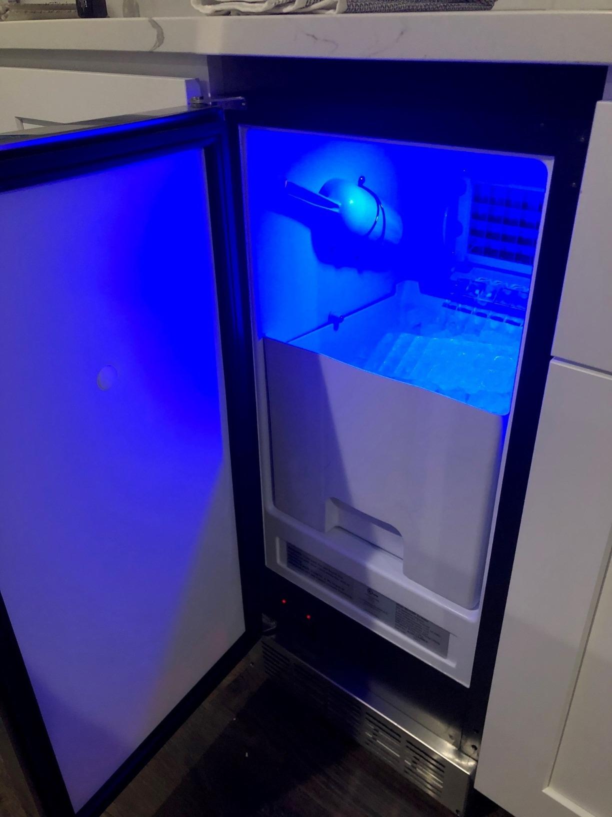 EdgeStar IB450SSP 50 lb. 15 Inch Wide Undercounter Clear Ice Maker with Drain Pump customer photo 2