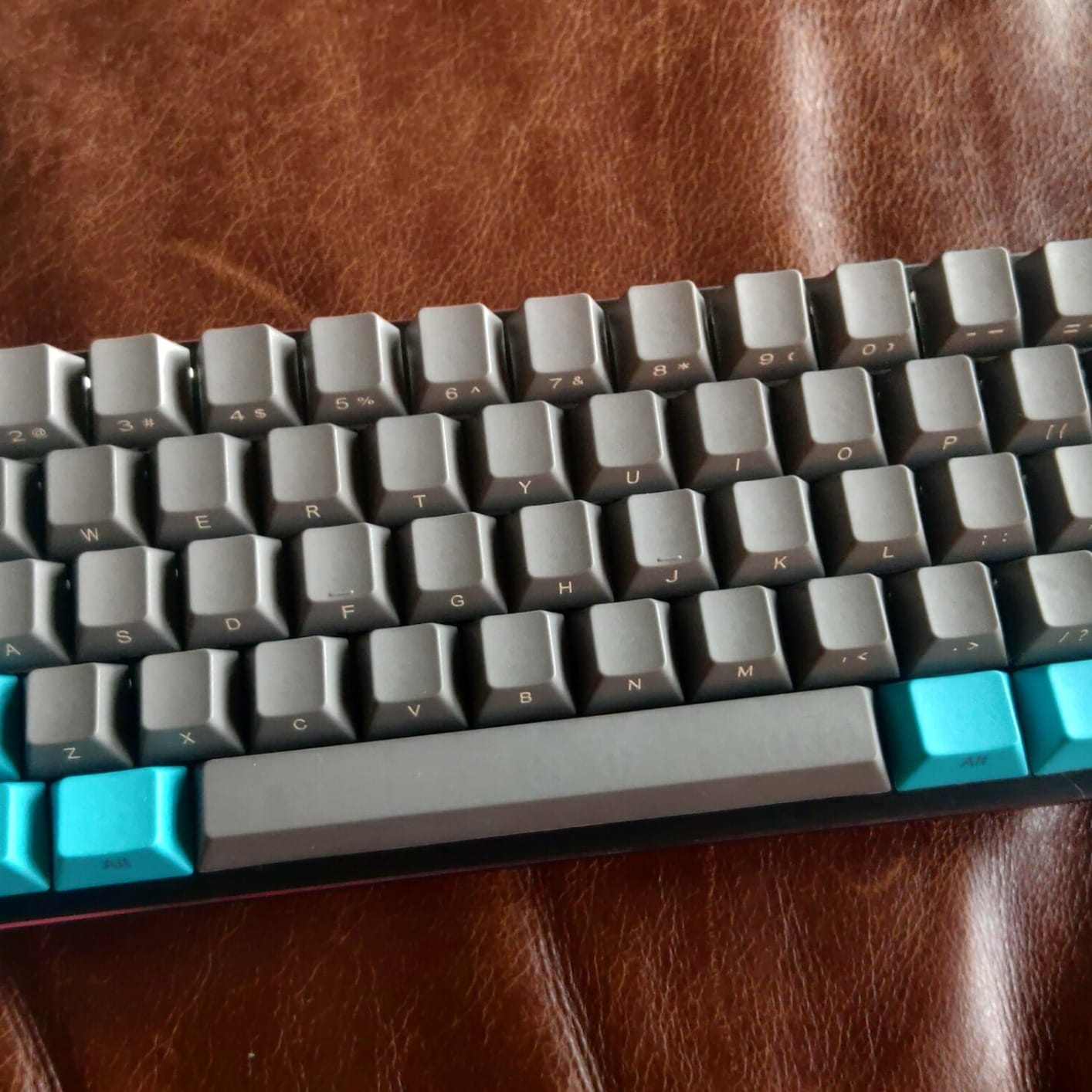 GLORIOUS Custom Gaming Keyboard - GMMK 60% Percent Compact Barebone - USB C Wired Mechanical Keyboard Kit - RGB Hot Swappable Switches & Keycaps - Black Metal Top Plate customer photo 1