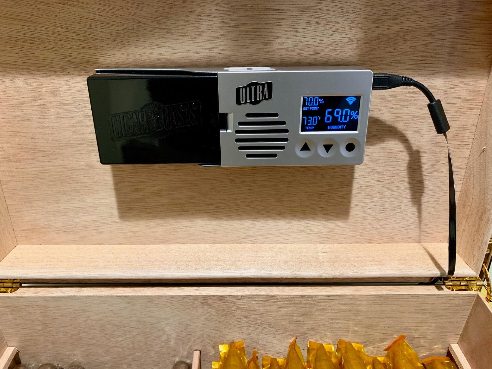 Cigar Oasis Ultra 4.0 Cigar Humidor Humidifier - Electric Humidor Humidifier w/LCD Humidity & Temperature Display, Soft-Touch Buttons - Sensor-Controlled Fan, Humidor for Cigar, 50-100 Cigars customer photo 2