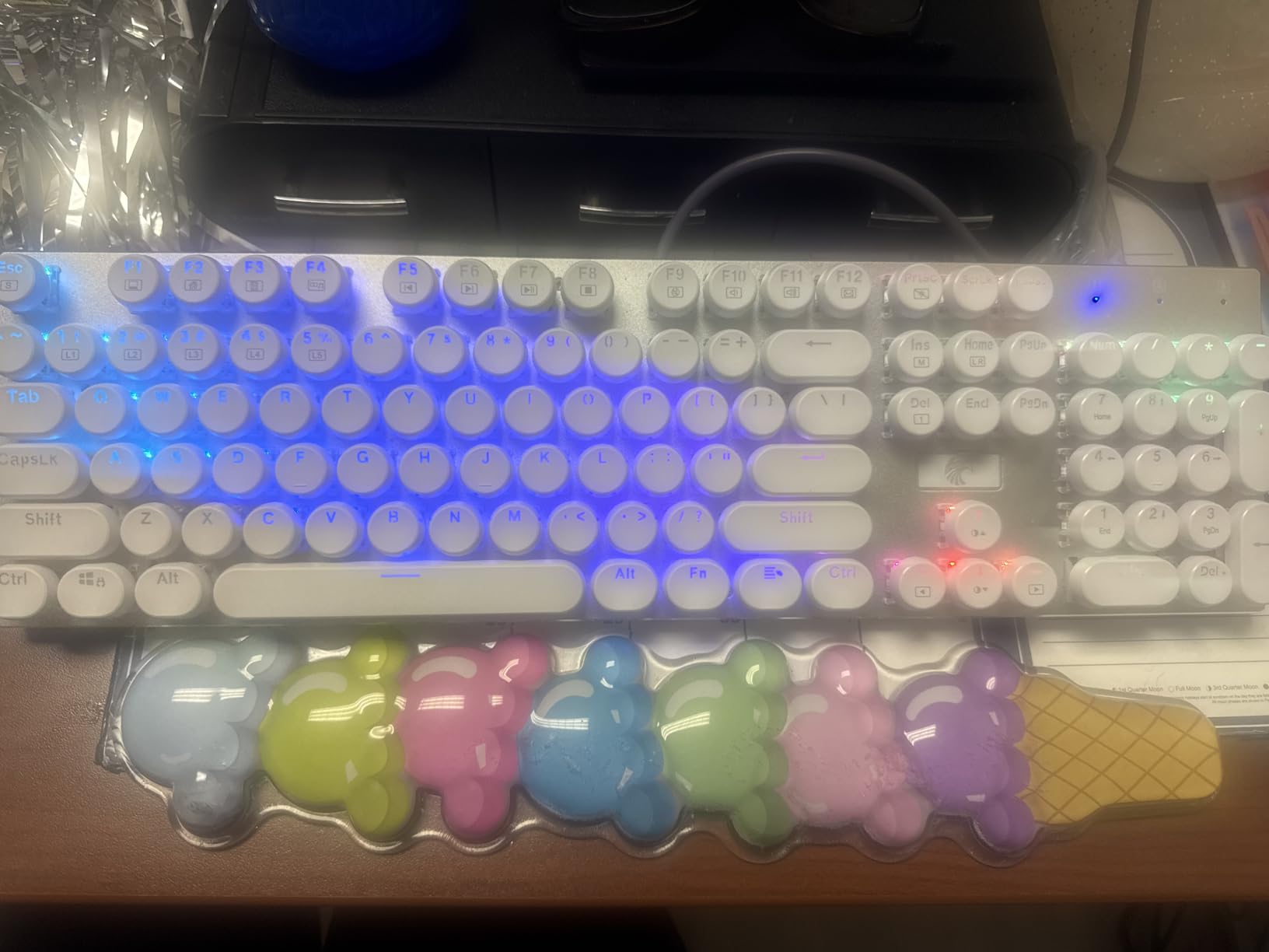 HUO JI E-Yooso Z-88 Wired Typewriter Style Mechanical Keyboard, White customer photo 2