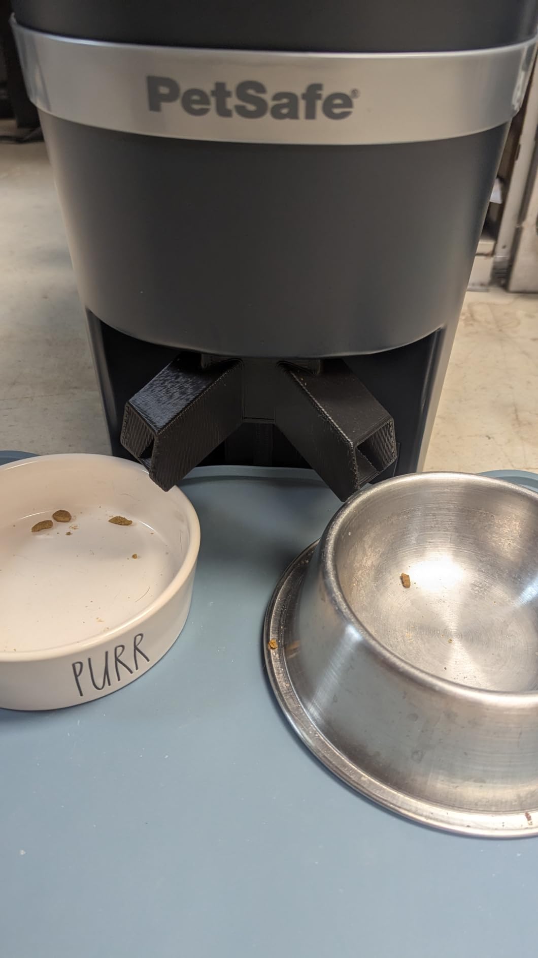 PetSafe Smart Feed Automatic Pet Feeder, 6L/24 Cup, Programmable | Alexa Enabled for Snack Feeding, App Alerts When Low/Empty, Slow Feed Setting, Backup Batteries Keep Meals on Schedule customer photo 1