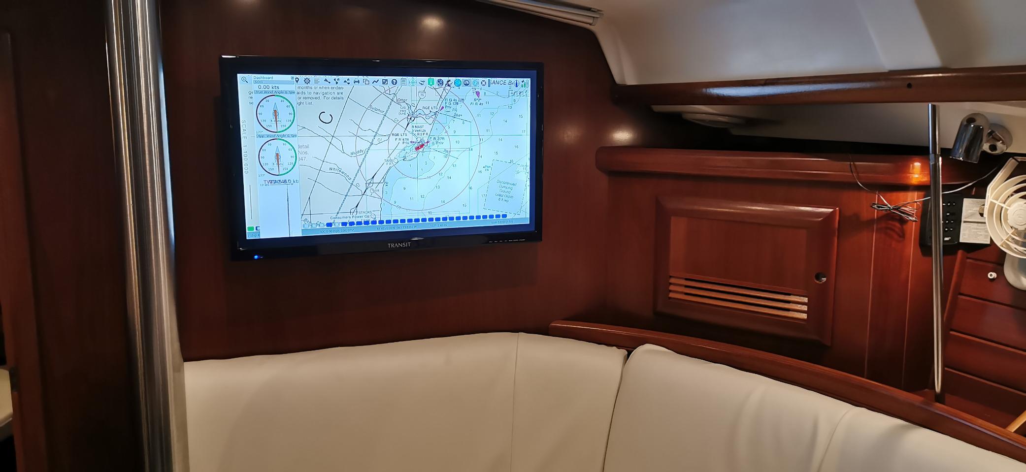 FREE SIGNAL TV Transit 12 Volt Flat Screen TV for RV, 22 inch TV with LED Screen, ACDC Powered with HD Resolution, HDMI/USB Inputs, Use in RVs, Campers, Boats and Off-Grid Applications. customer photo 1