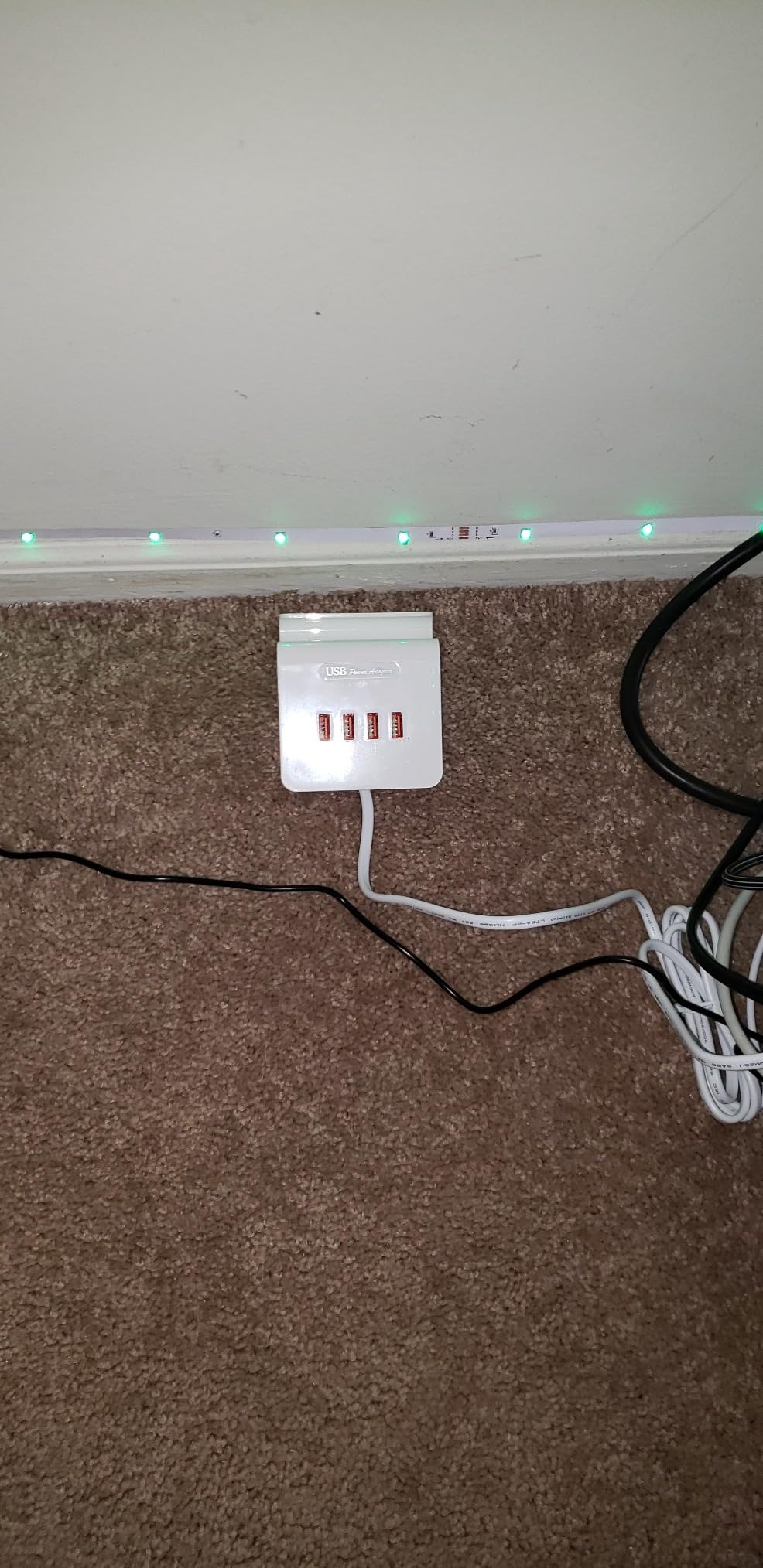 VHBW USB Charging Station, 6 Port 3USB-A and 3USB-C Charging Station for Multiple Devices, Multi USB Nightstand Charger Station with Phone Stand (ETL Listed, 6Ft Extension Cord, White) customer photo 1
