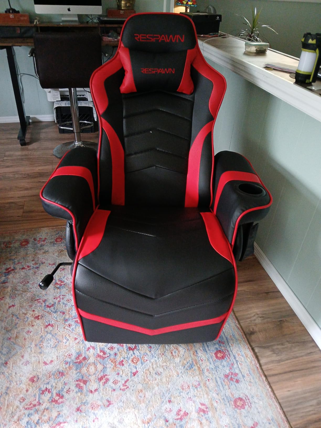 Respawn 900 Gaming Recliner Chair with Footrest, Cup Holder and Swivel | Ergonomic gaming recliner with footrest, cup holder, lumbar support, 135° recline & 360° swivel for console gaming customer photo 2