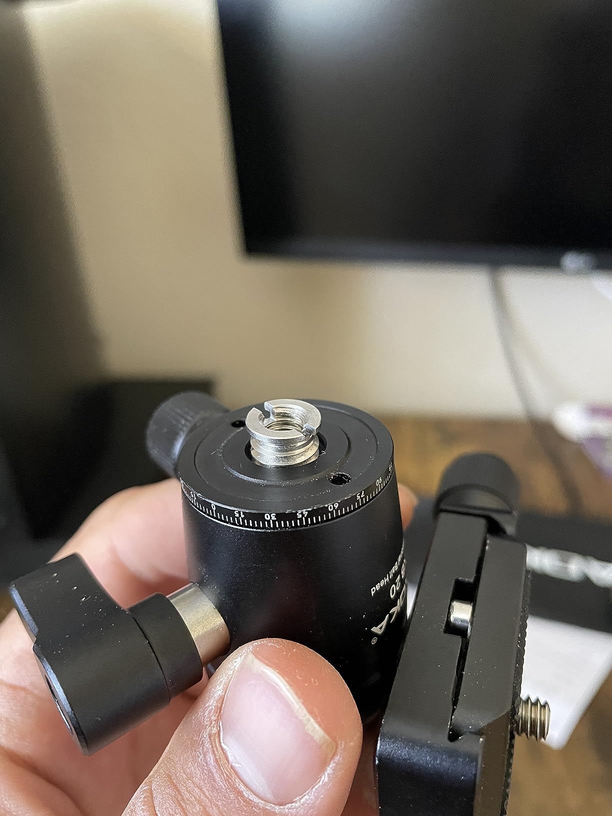 AOKA Carbon Fiber Mini Travel Tripod with 360° Ball Head customer photo 1