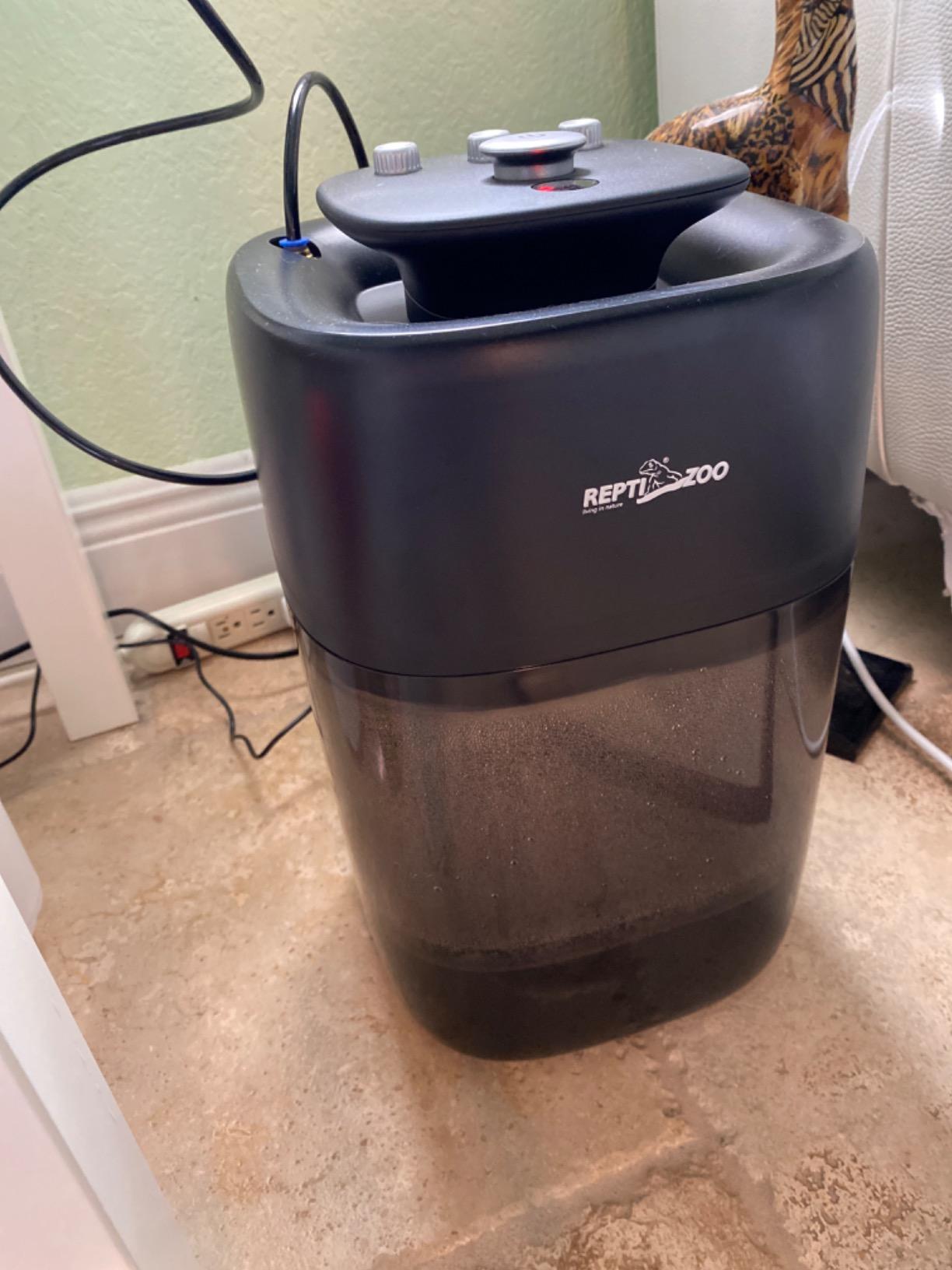 REPTI ZOO 10L Reptile Mister Fogger Terrariums Humidifier Extremly High Pressure Silent Pump Fog Machine Misting Rainforest Sprayer System Tank with 4PCS Nozzles for a Variety of Reptiles/Amphibians customer photo 2