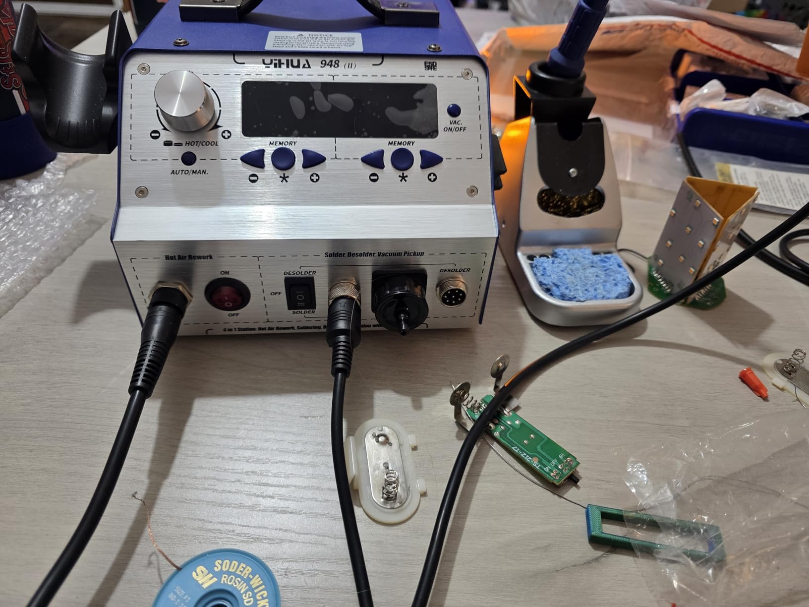 YIHUA 948-II 4 in 1 Hot Air Rework Soldering Iron and Desoldering Suction Tin Gun Station with Suction Pick Up Pen °F /°C customer photo 2