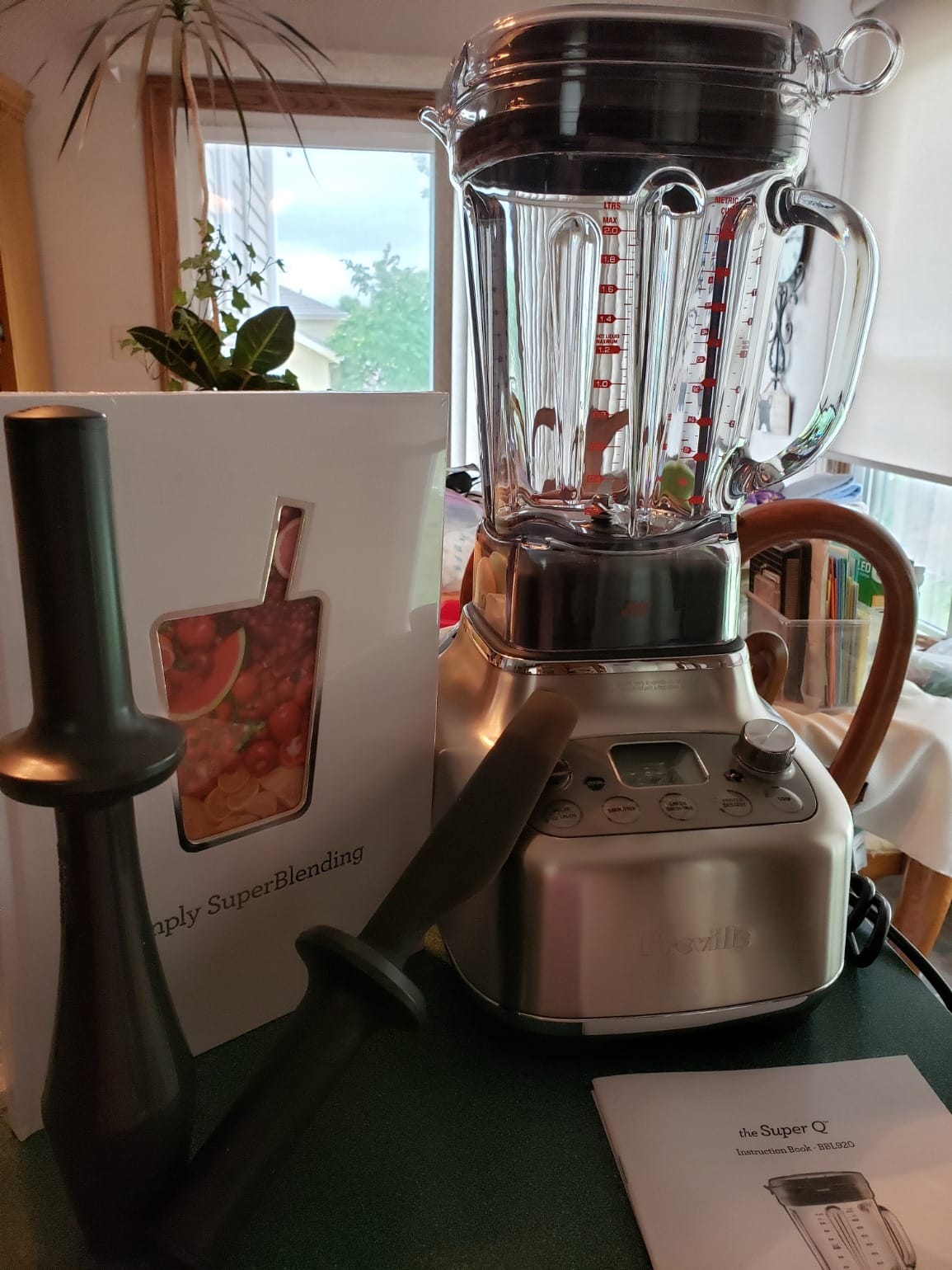 Breville BBL920BSS Super Q Blender for Kitchens, Brushed Stainless Steel | Quietly blend smoothies, soups and more with powerful noise-suppression technology for a peaceful kitchen | 68 oz capacity customer photo 1