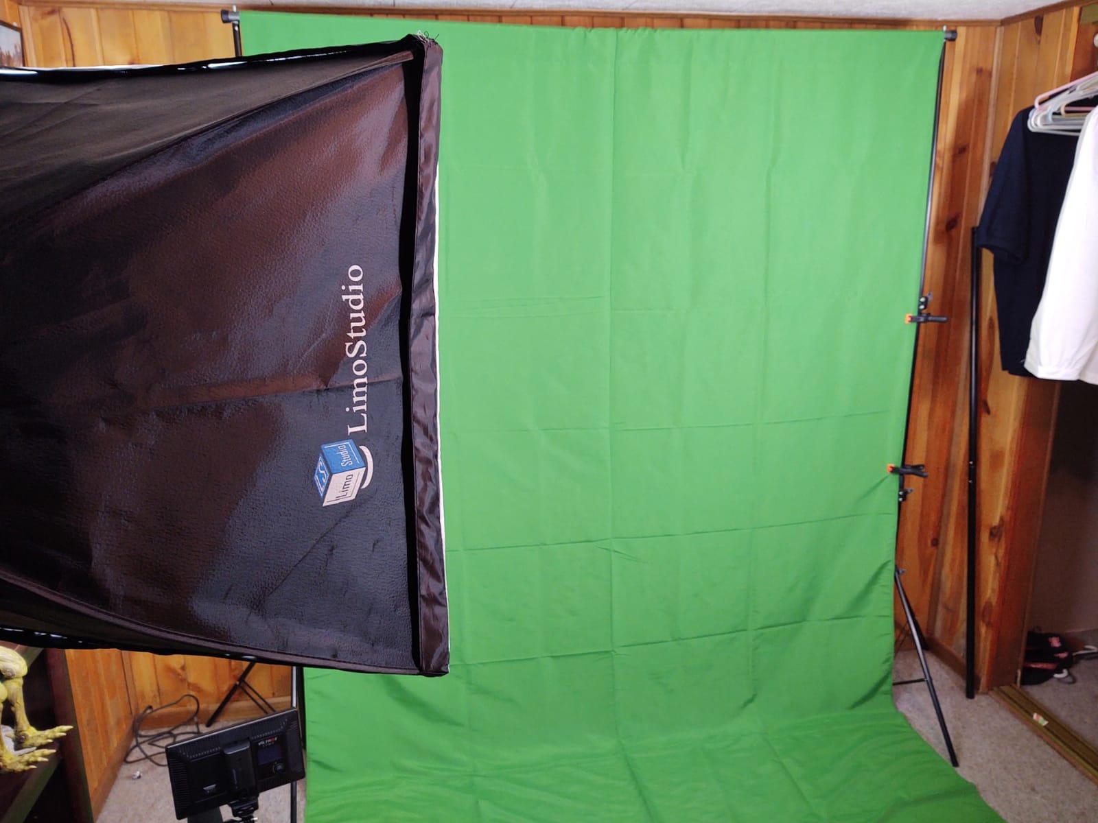 UTEBIT 5x6.5ft Green Screen Backdrop, Photography Backdrop Chroma Key Small customer photo 2