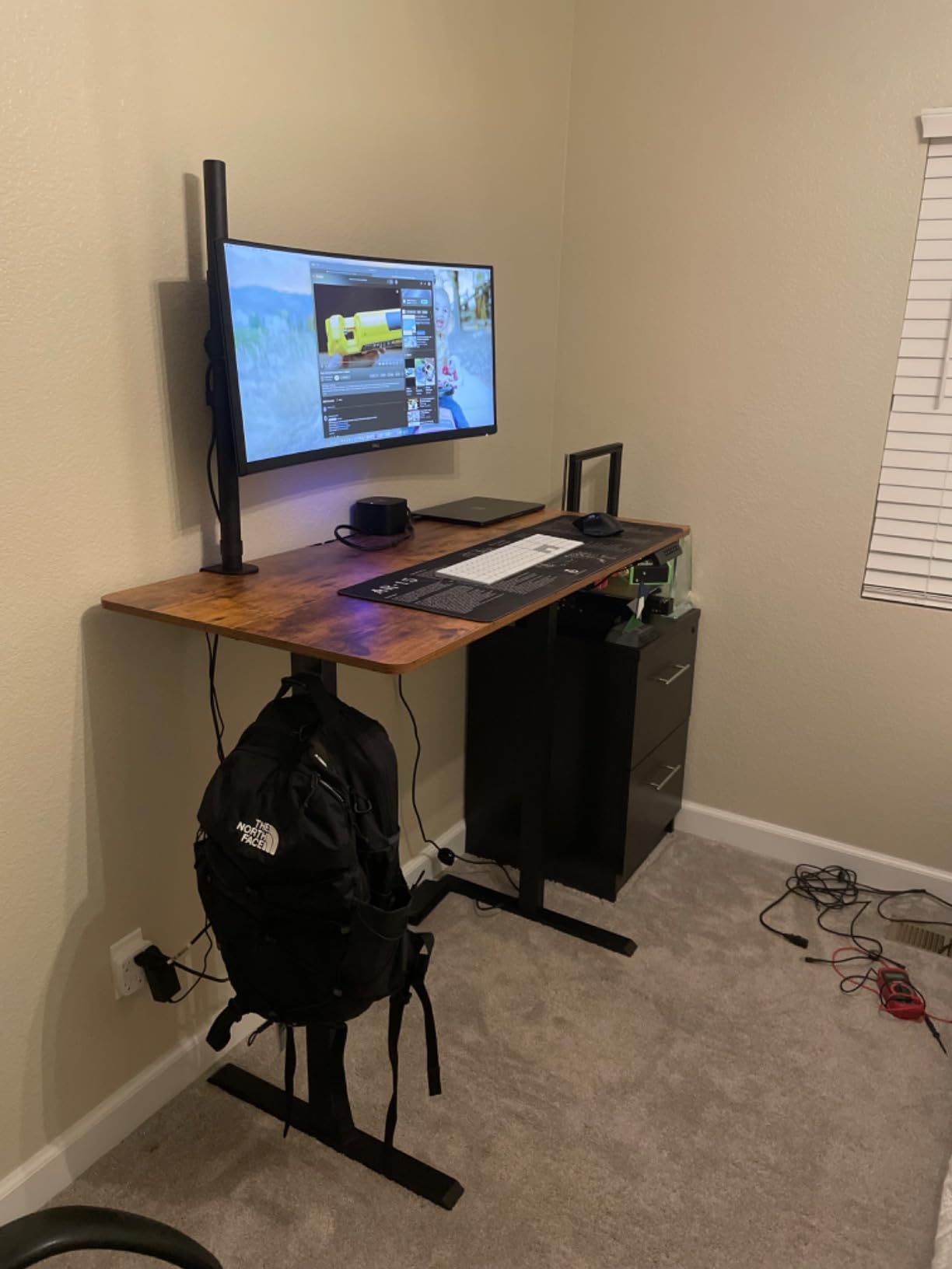 HUANUO Single Monitor Arm with 39 inch Extra-Tall Pole, Adjustable Computer Desk Mount for 13-32 inch Screens and up to 38 inch Ultrawide Screens customer photo 2