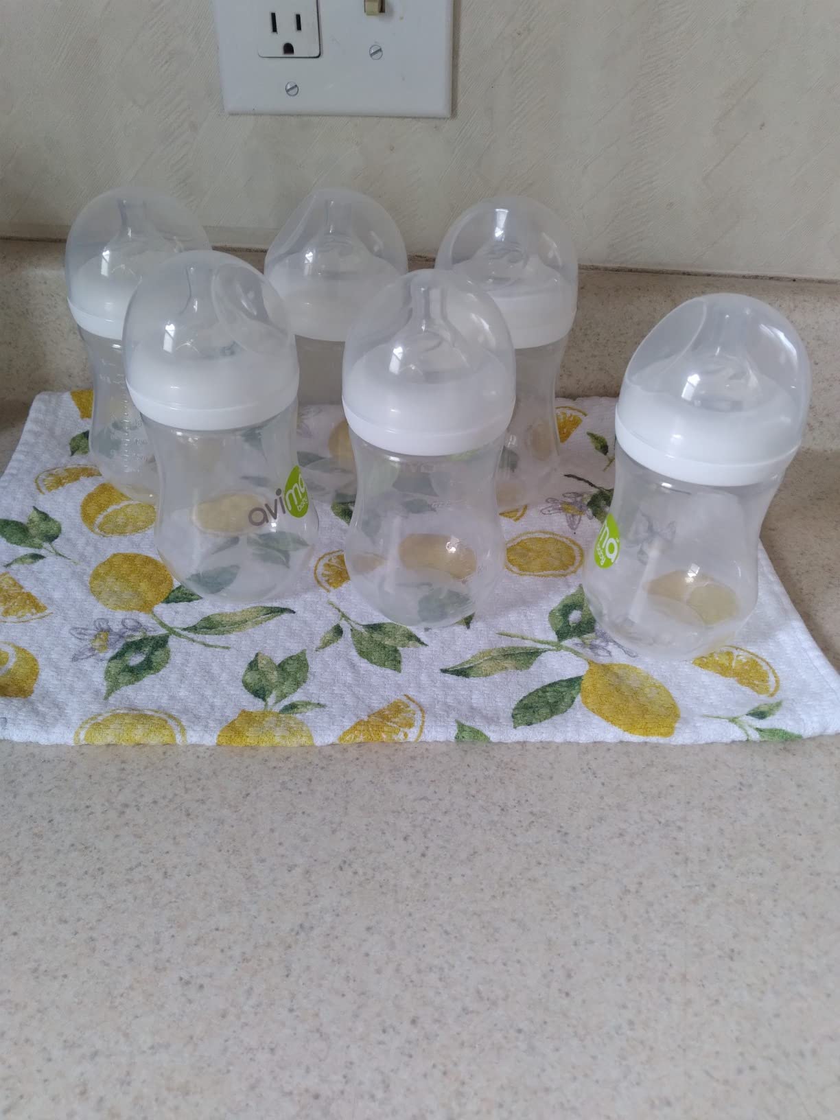 Avima 4 oz Anti Colic Baby Bottles with Slow Flow Nipples. 0-3M (Set of 3) customer photo 1