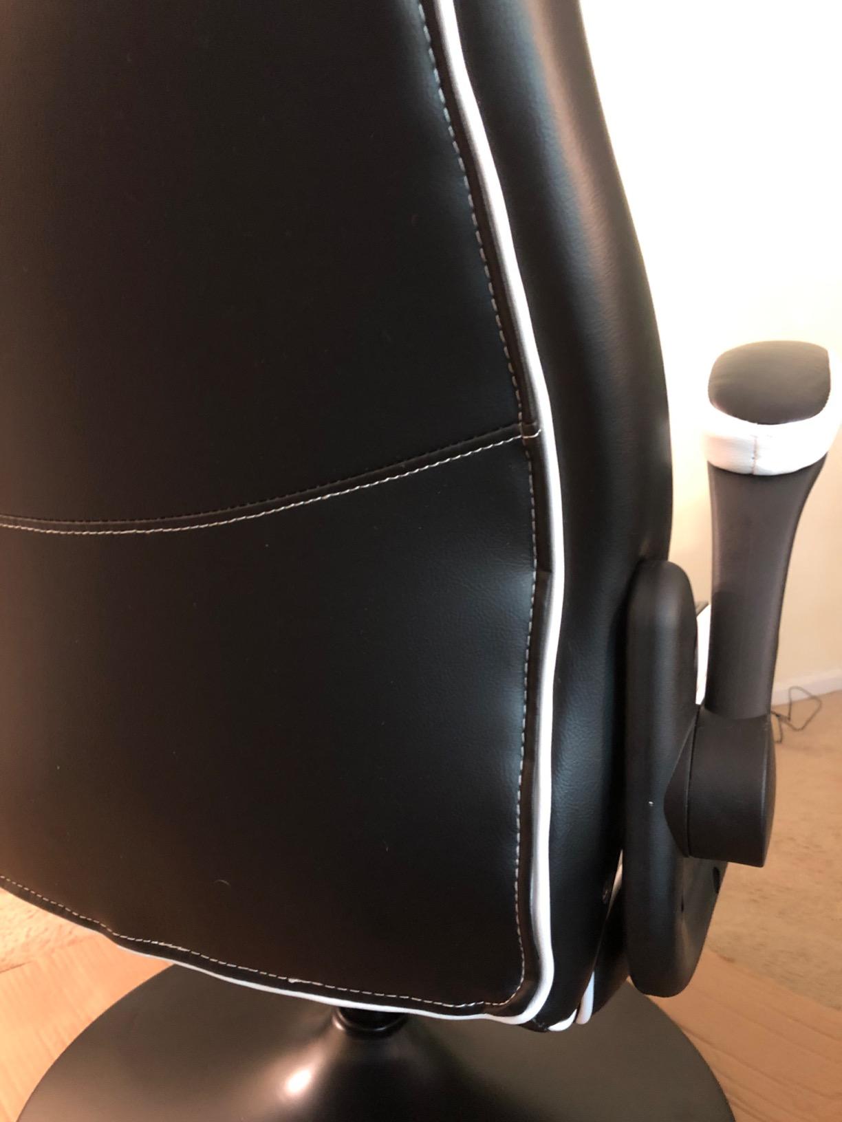 RESPAWN 800 Console Rocker Gaming Chair, Swivel Seat with Lumbar Support | 360° swivel rocker gaming chair with lumbar support, flip-up arms and stable base for console gaming or reading. customer photo 2