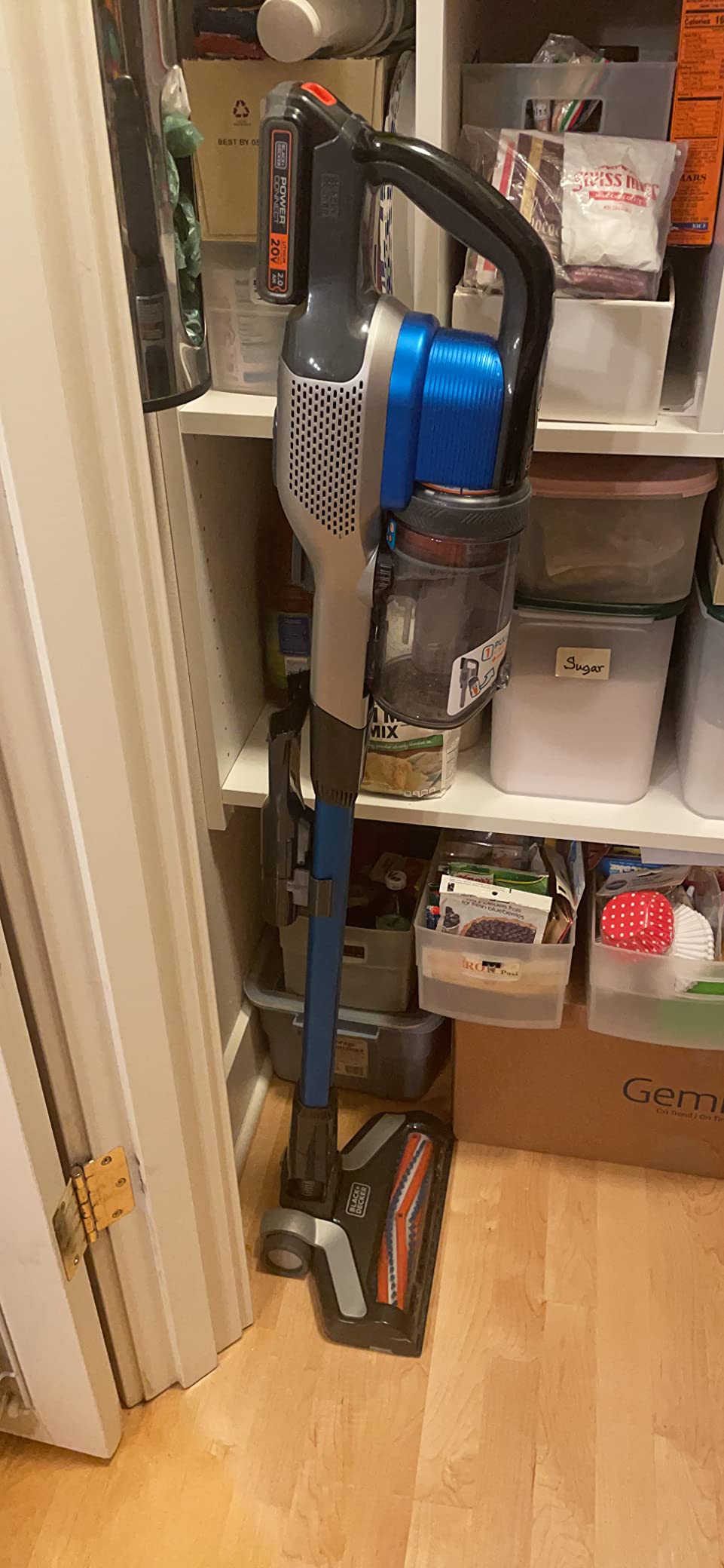 BLACK+DECKER Cordless Vacuum, Powerseries Extreme, Stick Vacuum Cordless Rechargeable, Interchangeable Floorhead with Crevice Attachment, 3 Speed Control, Lightweight, Blue (BSV2020G) customer photo 1