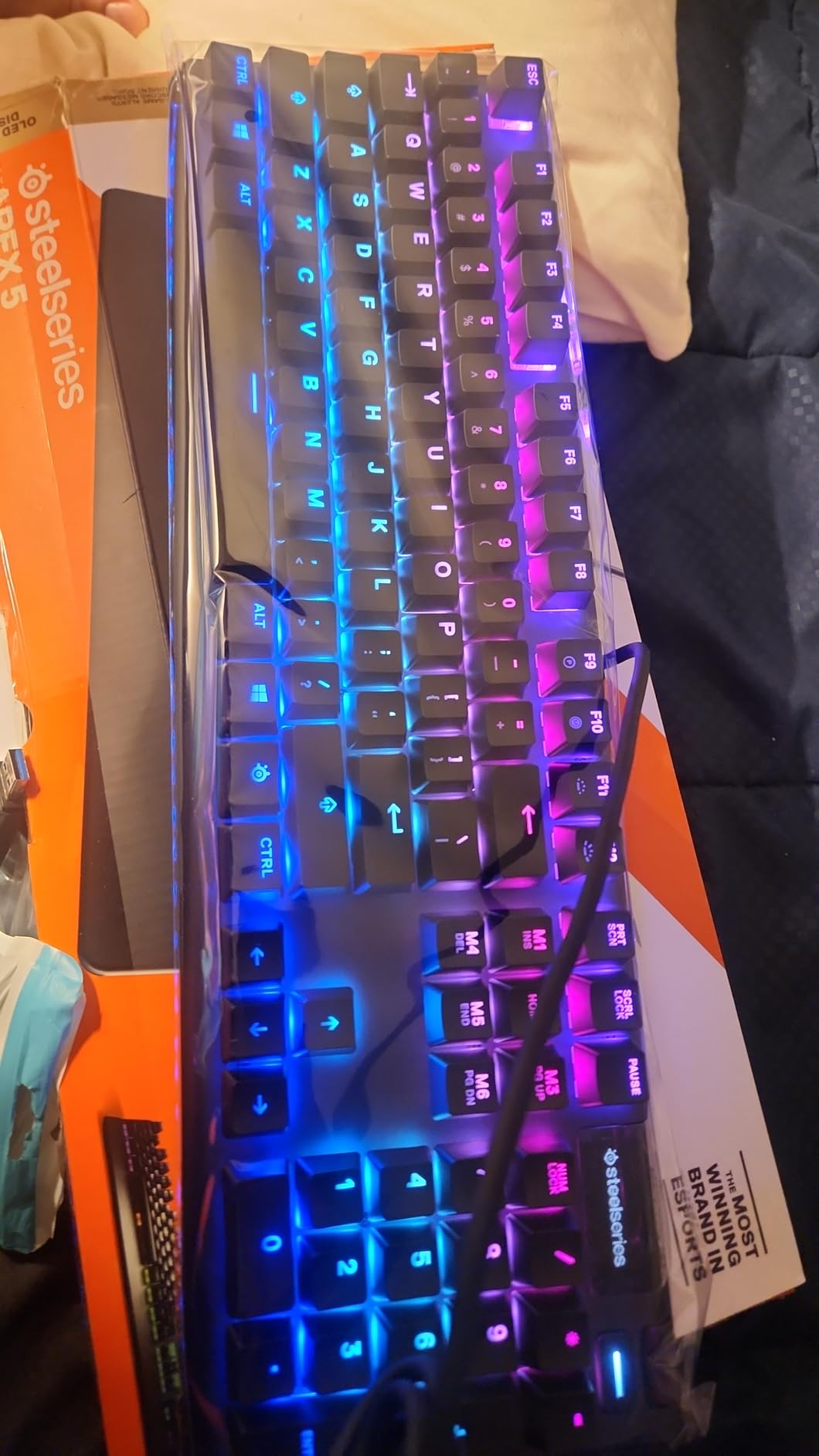 SteelSeries Apex 5 Hybrid Mechanical Gaming Keyboard - Per-Key RGB Illumination, Aircraft Grade Aluminum Alloy Frame, OLED Smart Display customer photo 1
