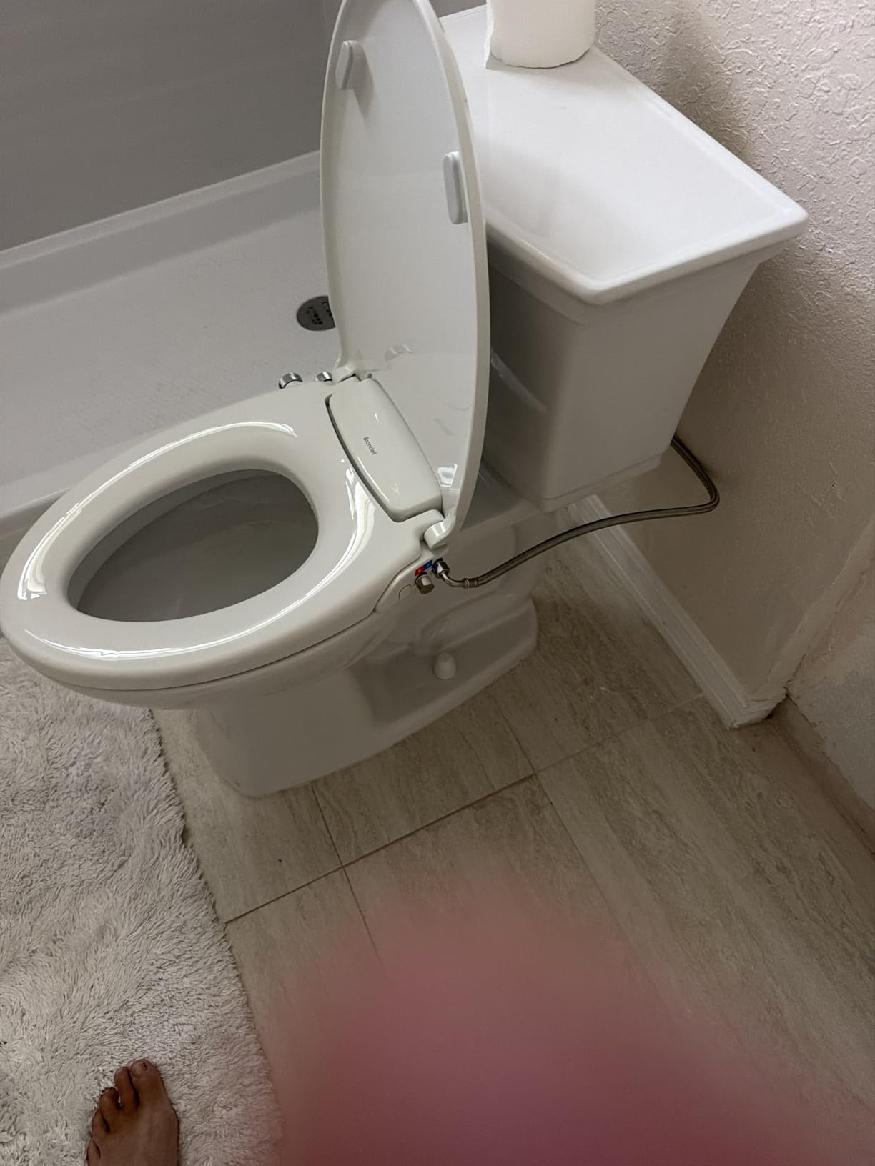 Brondell Swash Bidet Toilet Seat, Non-Electric, Dual Temperature, Fits Round Toilets, White – Dual Nozzle System – with Easy Installation customer photo 1
