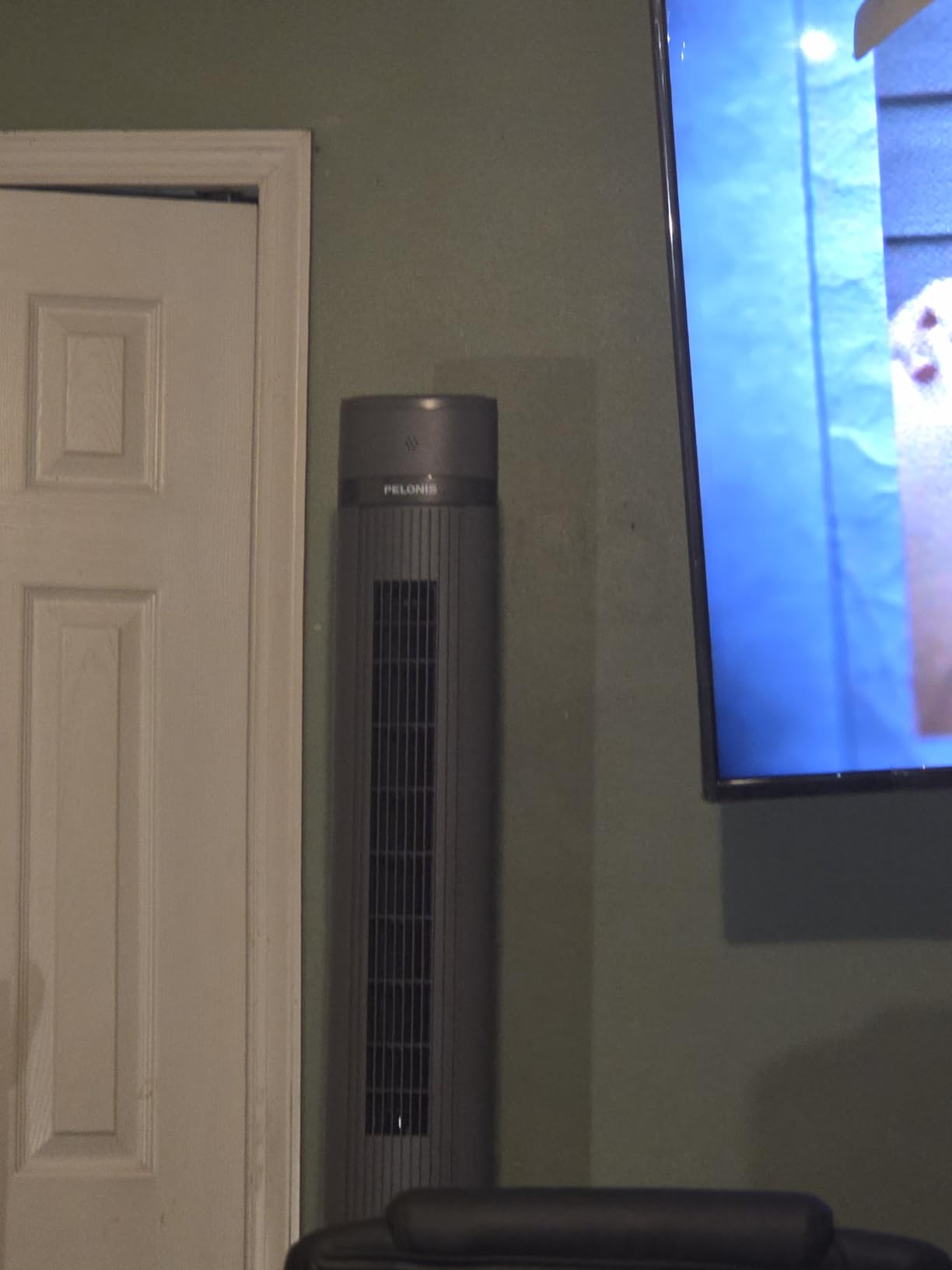 PELONIS 40-inch Bladeless Tower Fan for Bedroom, Standing Fan with Remote Control, 26ft/s, 90° Oscillation, 3 Speed Settings, 27 dB, 3 Modes, 15-Hour Timer, LED Display, Fan that Blows Cold Air, Black customer photo 1