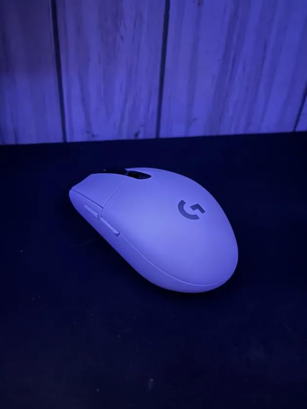 Logitech G305 Lightspeed Wireless Gaming Mouse - Lilac customer photo 1