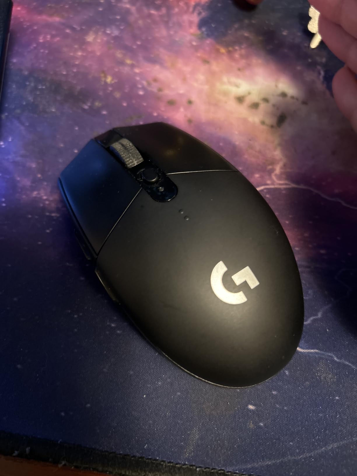 Logitech G305 Lightspeed Wireless Gaming Mouse - Lilac customer photo 2