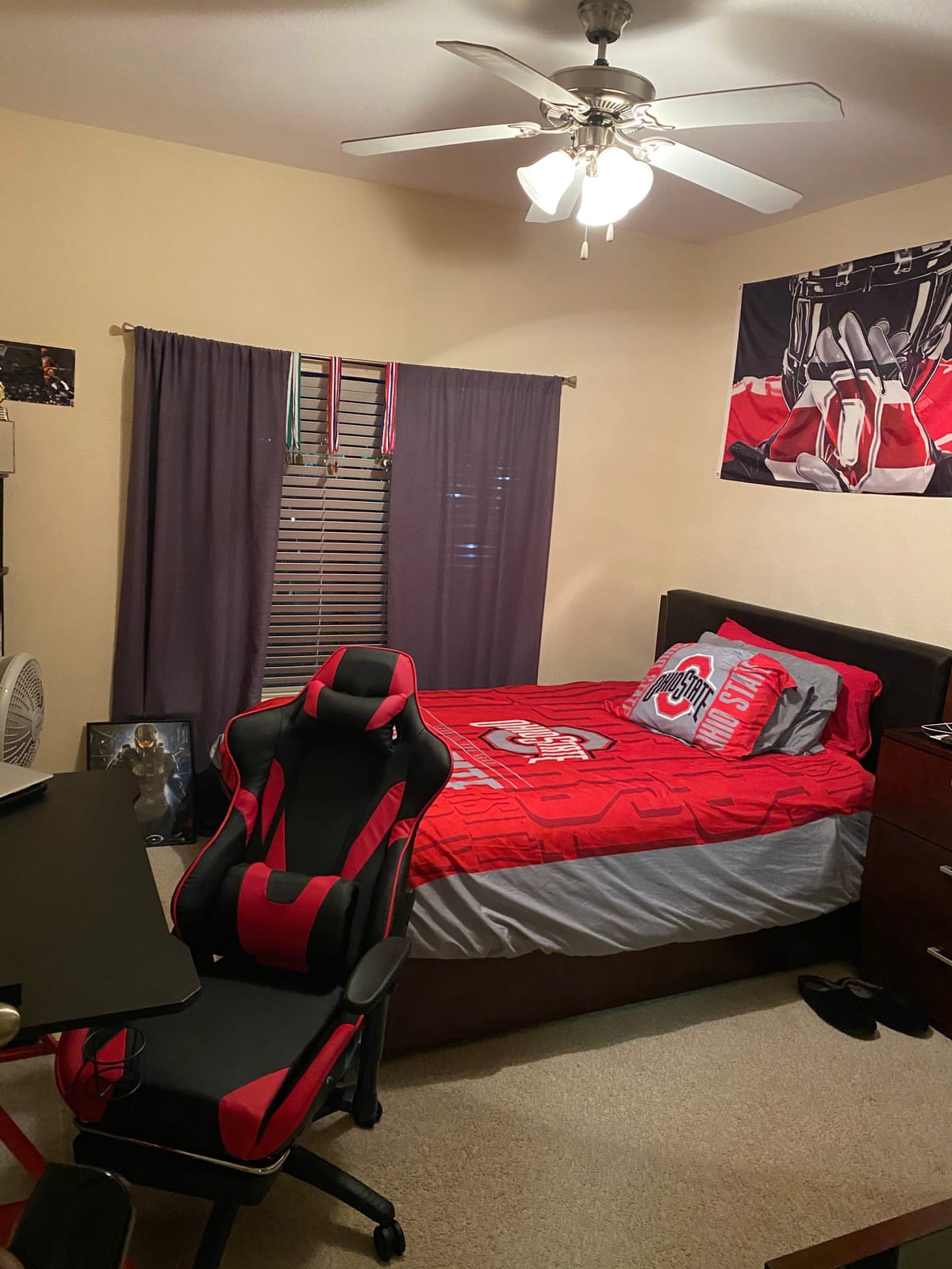 Flash Furniture Red Gaming Desk and Red/Black Footrest Reclining Gaming Chair Set with Cup Holder and Headphone Hook customer photo 1